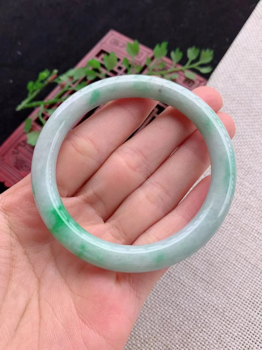 老坑飘绿圆条手镯尺寸54圈口×8.3mm重量34.84g