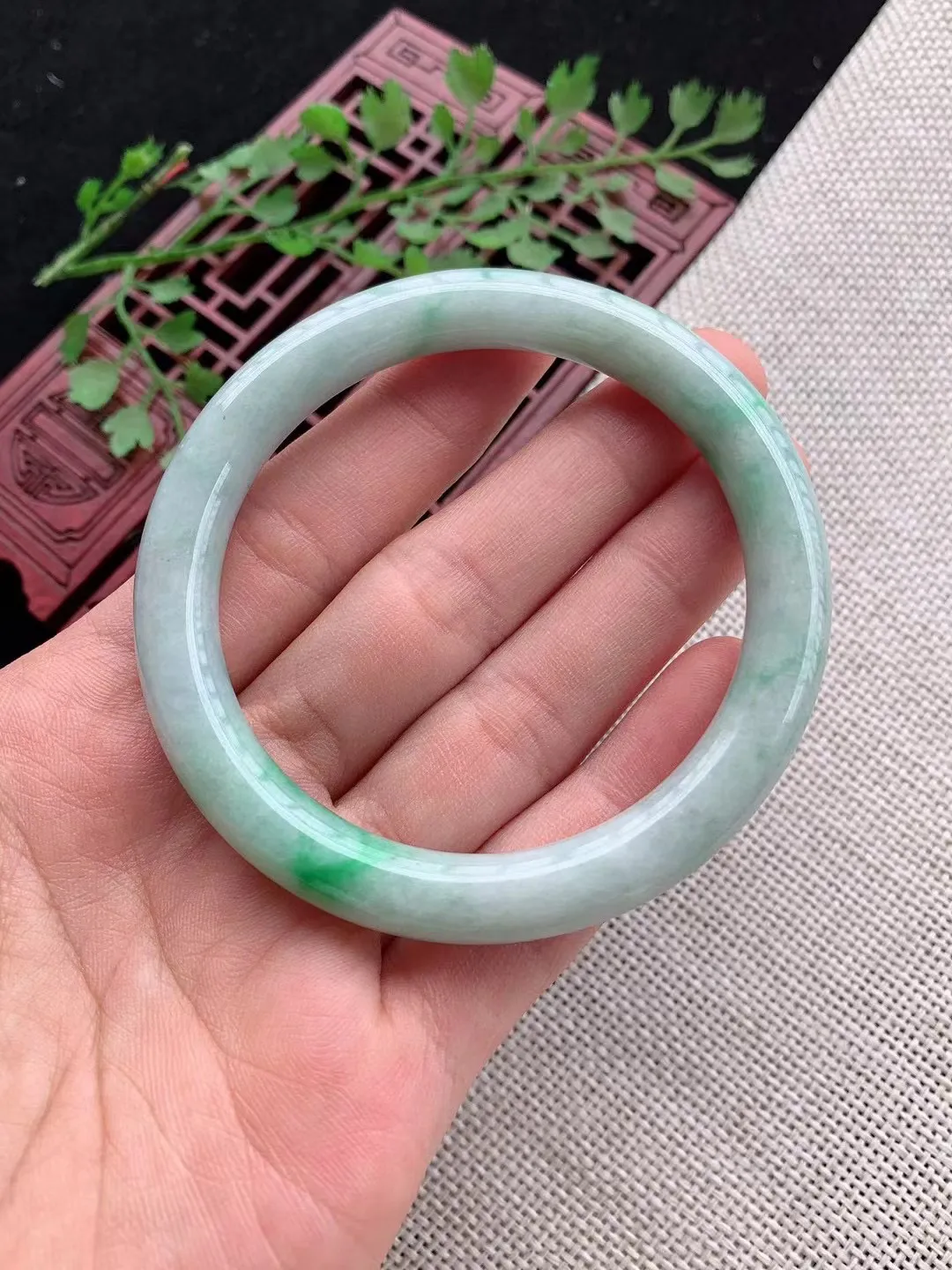 老坑飘绿圆条手镯尺寸54圈口×8.3mm重量34.84g