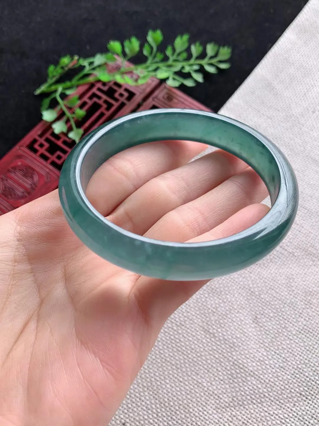 老坑蓝水正圈手镯尺寸58圈口×11.7×6.4mm重量46.00g  W