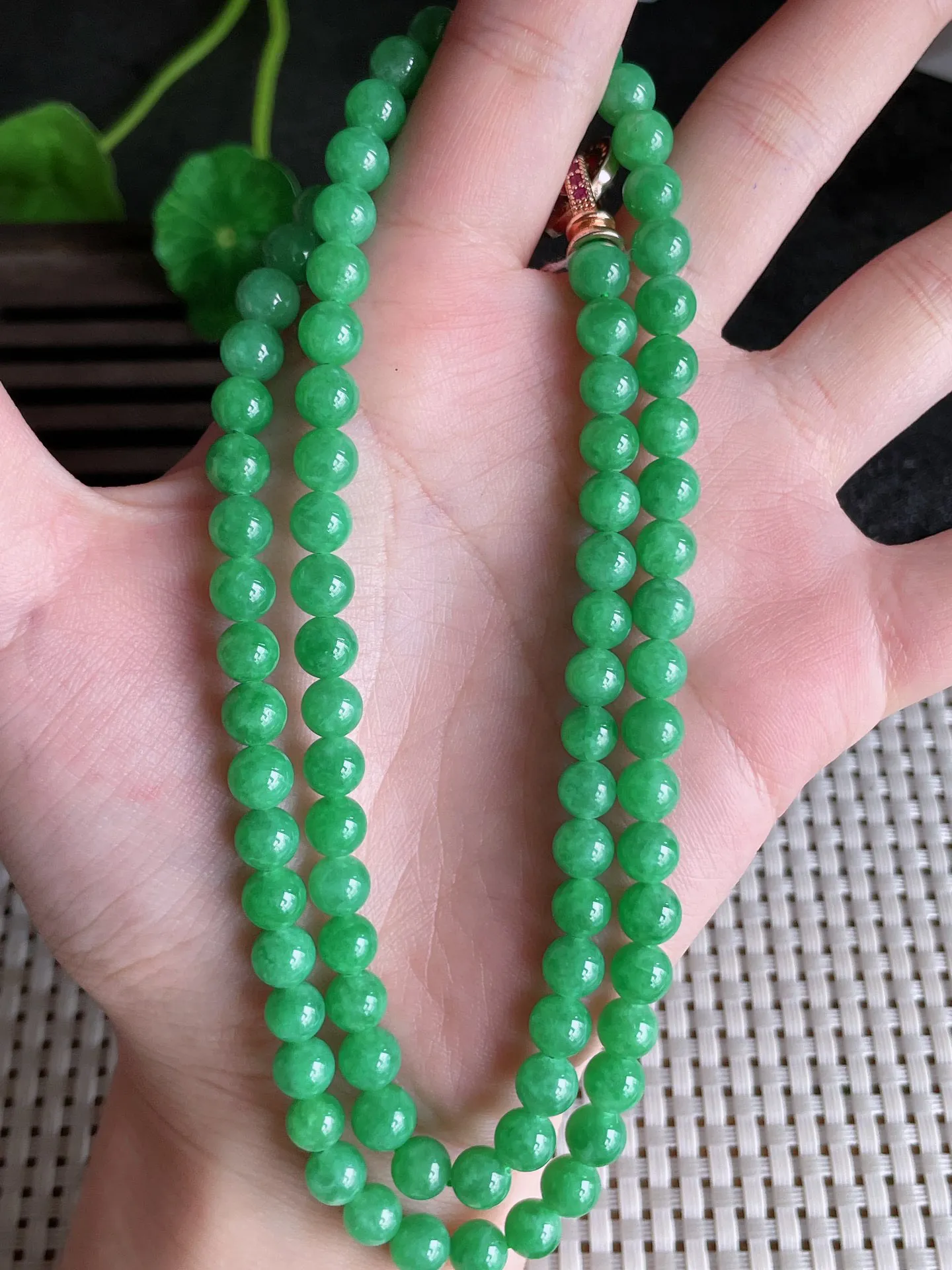 天然翡翠,老坑全胶感满绿圆珠项链86颗，尺寸:6mm， 4360