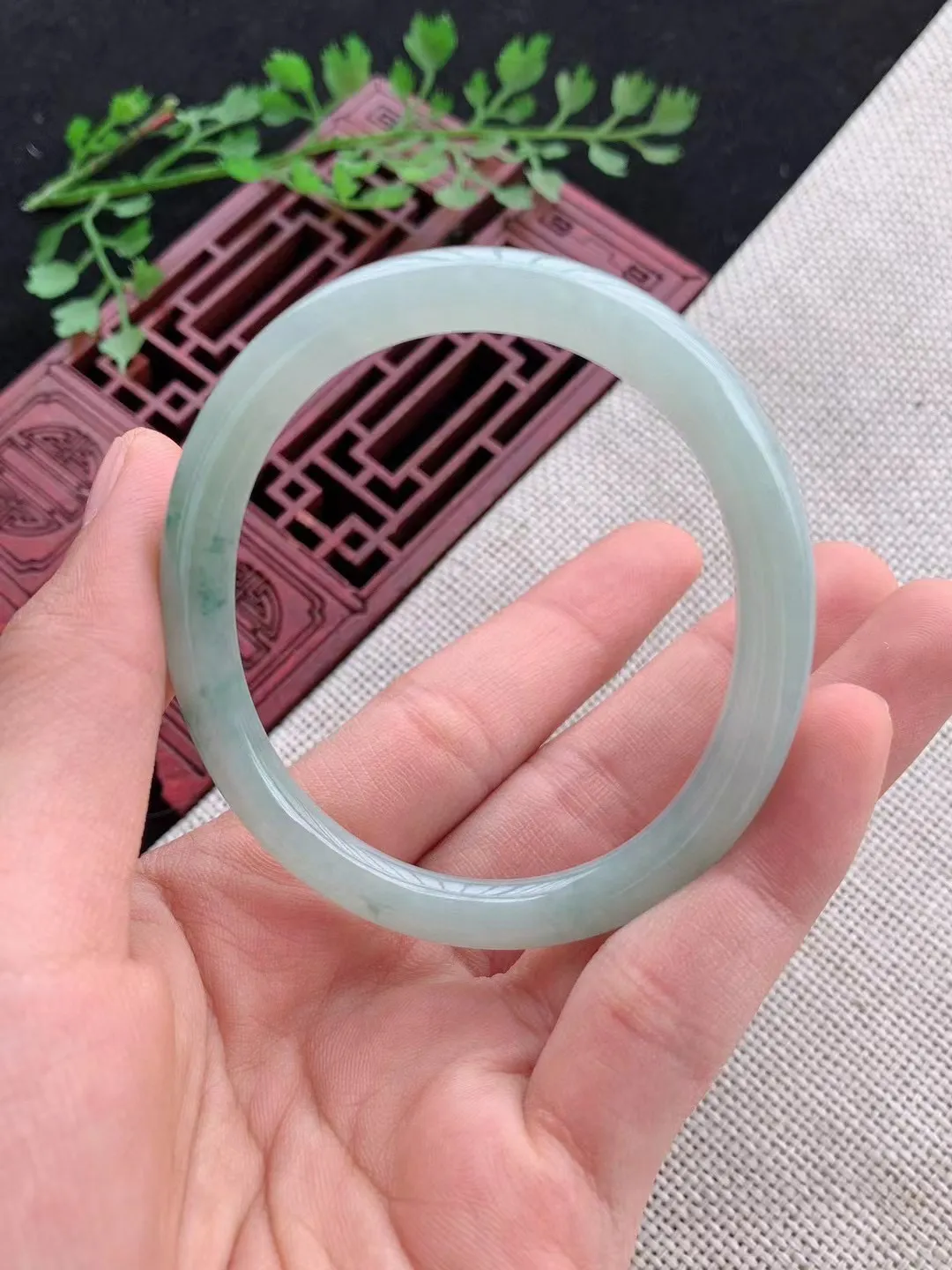 老坑飘花贵妃圆条手镯尺寸54圈口×46×7mm重量21.88g