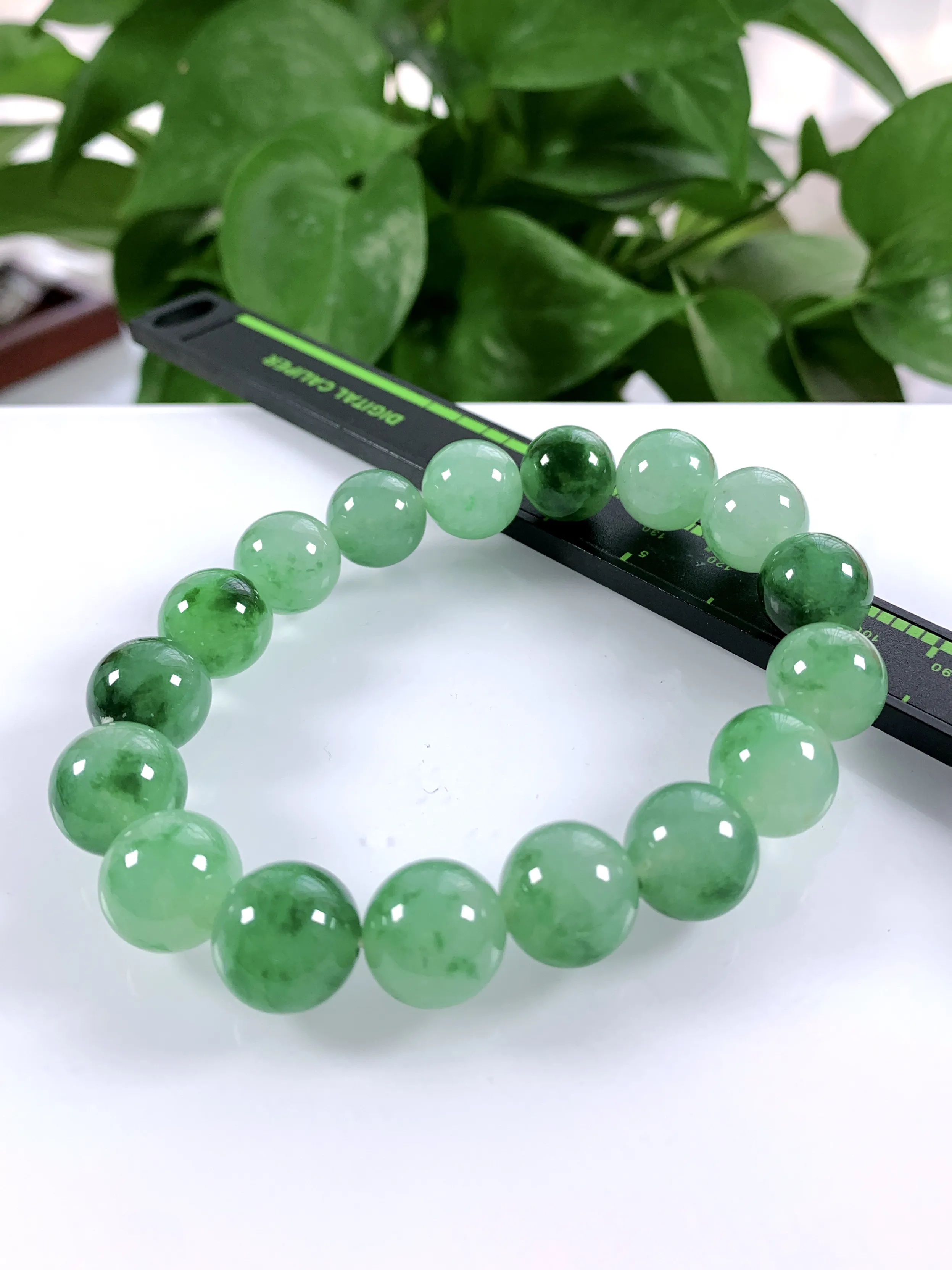 缅甸天然翡翠A货，冰种飘绿圆珠手串手链，尺寸：12.8mm/17颗，重量：60.48g