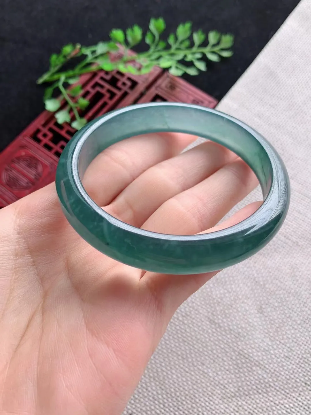 老坑蓝水正圈手镯尺寸58圈口×11.7×6.4mm重量46.00g  W