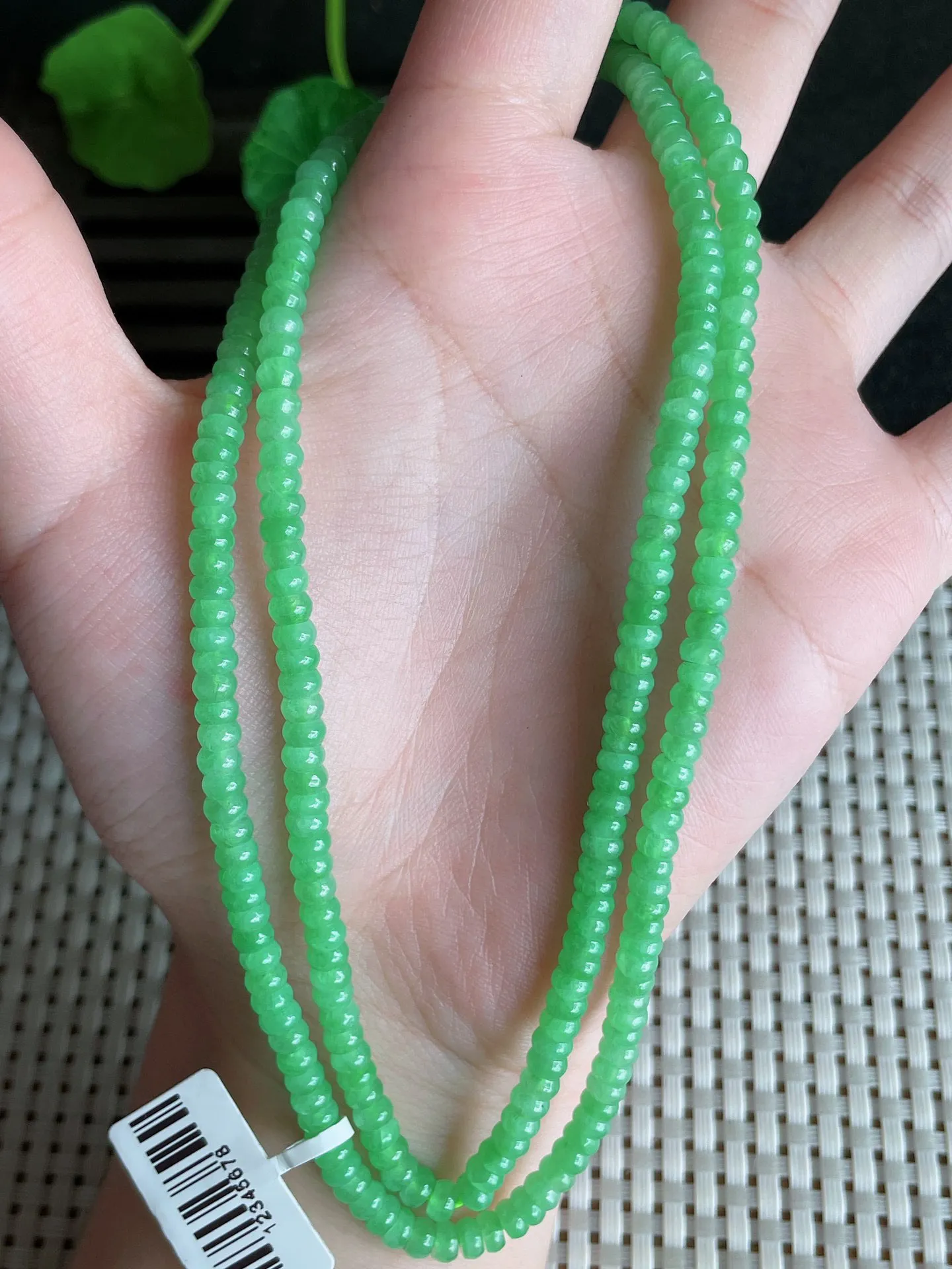 天然翡翠,老坑全胶感满绿算盘珠项链267颗，尺寸:4.3mm， 2720