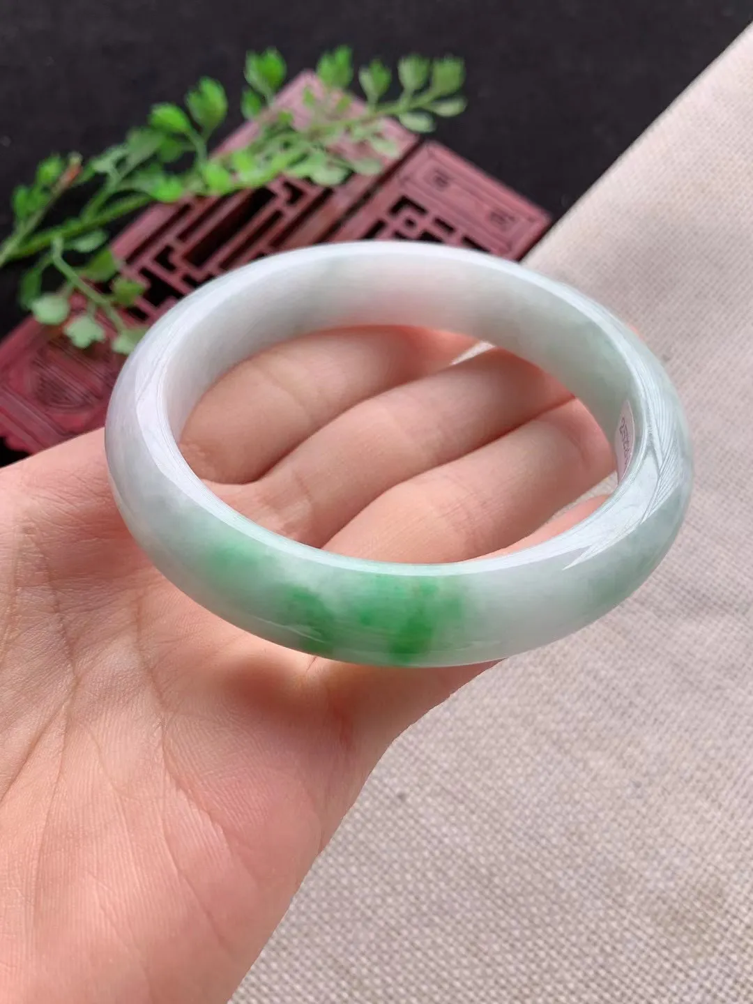 老坑飘绿正圈手镯尺寸57圈口×12.5×8mm重量55.63g