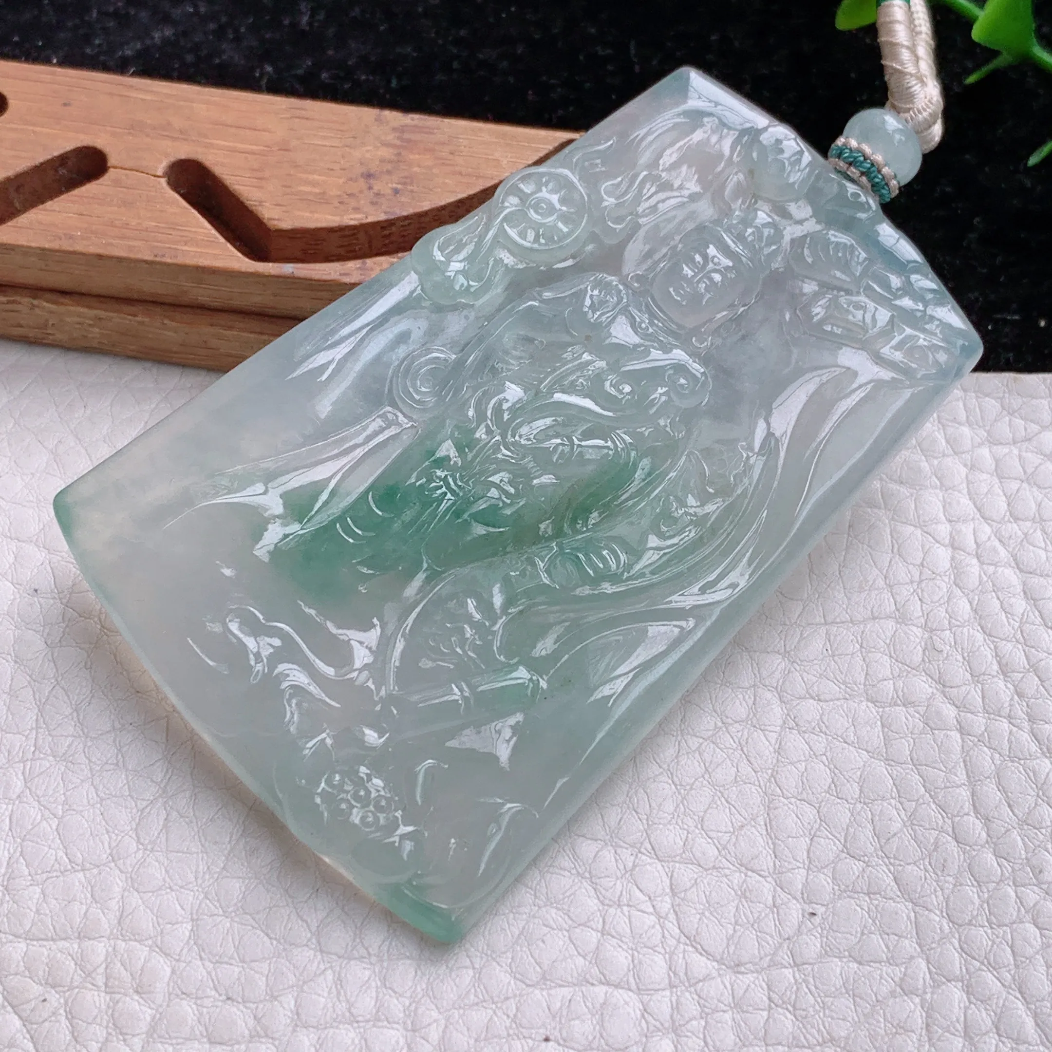 缅甸翡翠A货精雕飘绿自在观音玉吊坠 精美冰胶赐福观音玉挂件 bzb 尺寸:75.6*50.2*5.8mm