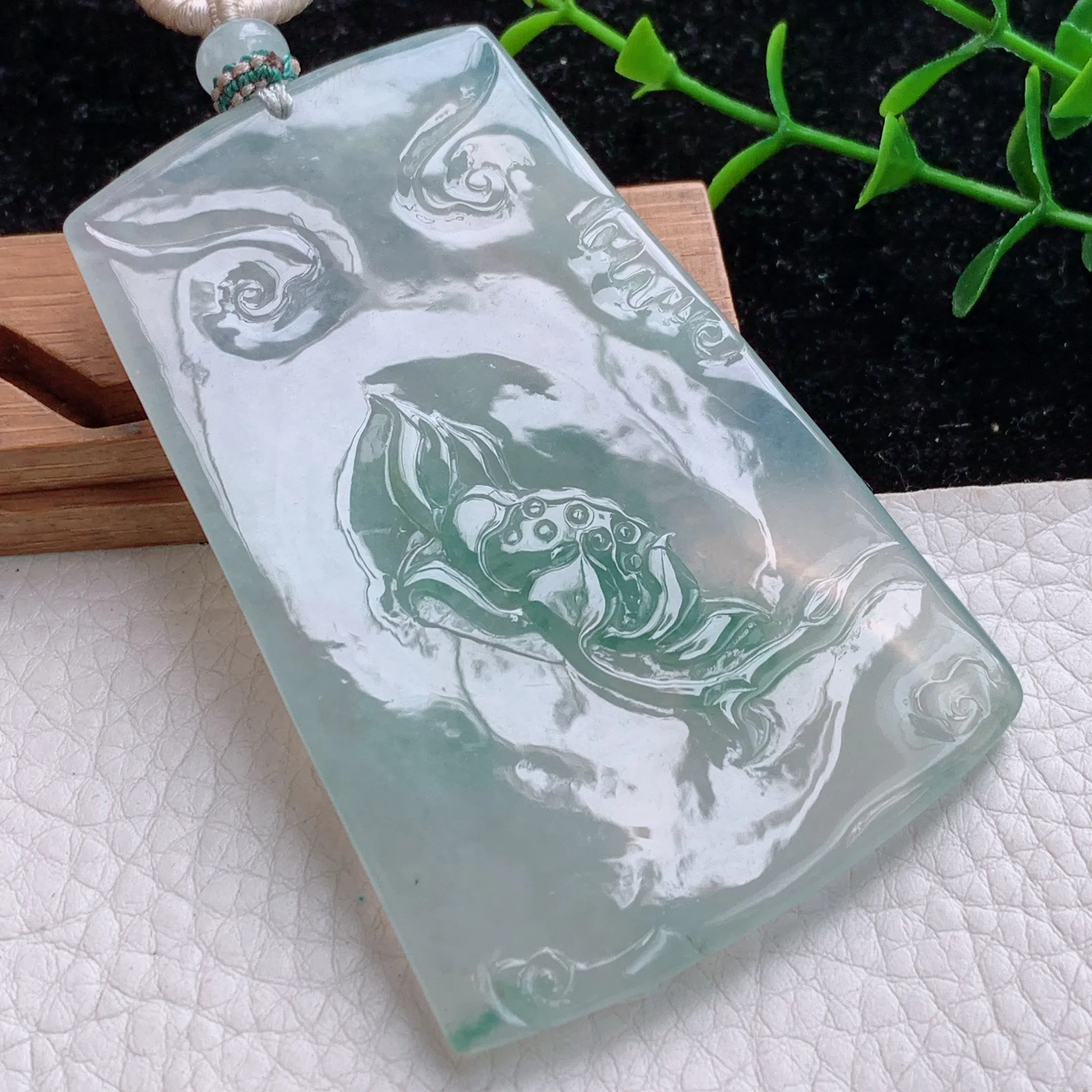 缅甸翡翠A货精雕飘绿自在观音玉吊坠 精美冰胶赐福观音玉挂件 bzb 尺寸:75.6*50.2*5.8mm