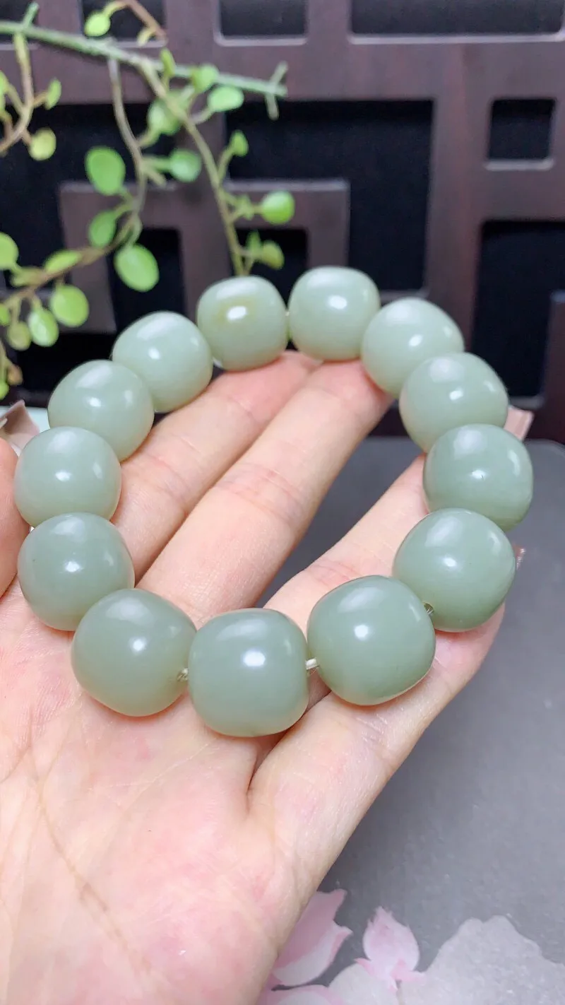且末糖！和田玉且末糖老型珠手串！珠子大小16玉质细腻油润 底色纯净 脂粉好，品质好