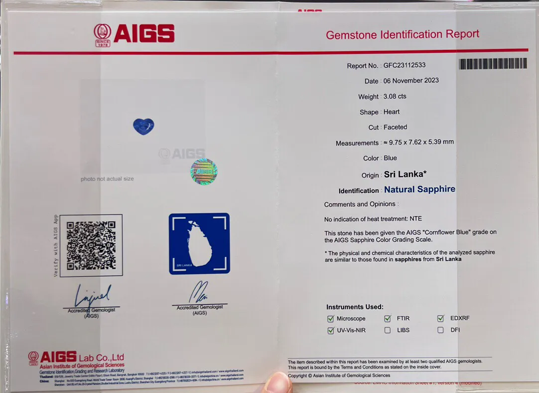 3.08克拉AIGS天然无烧矢车菊蓝宝石裸石，斯里兰卡，9.75×7.62×5.39mm，火彩好，晶体通透