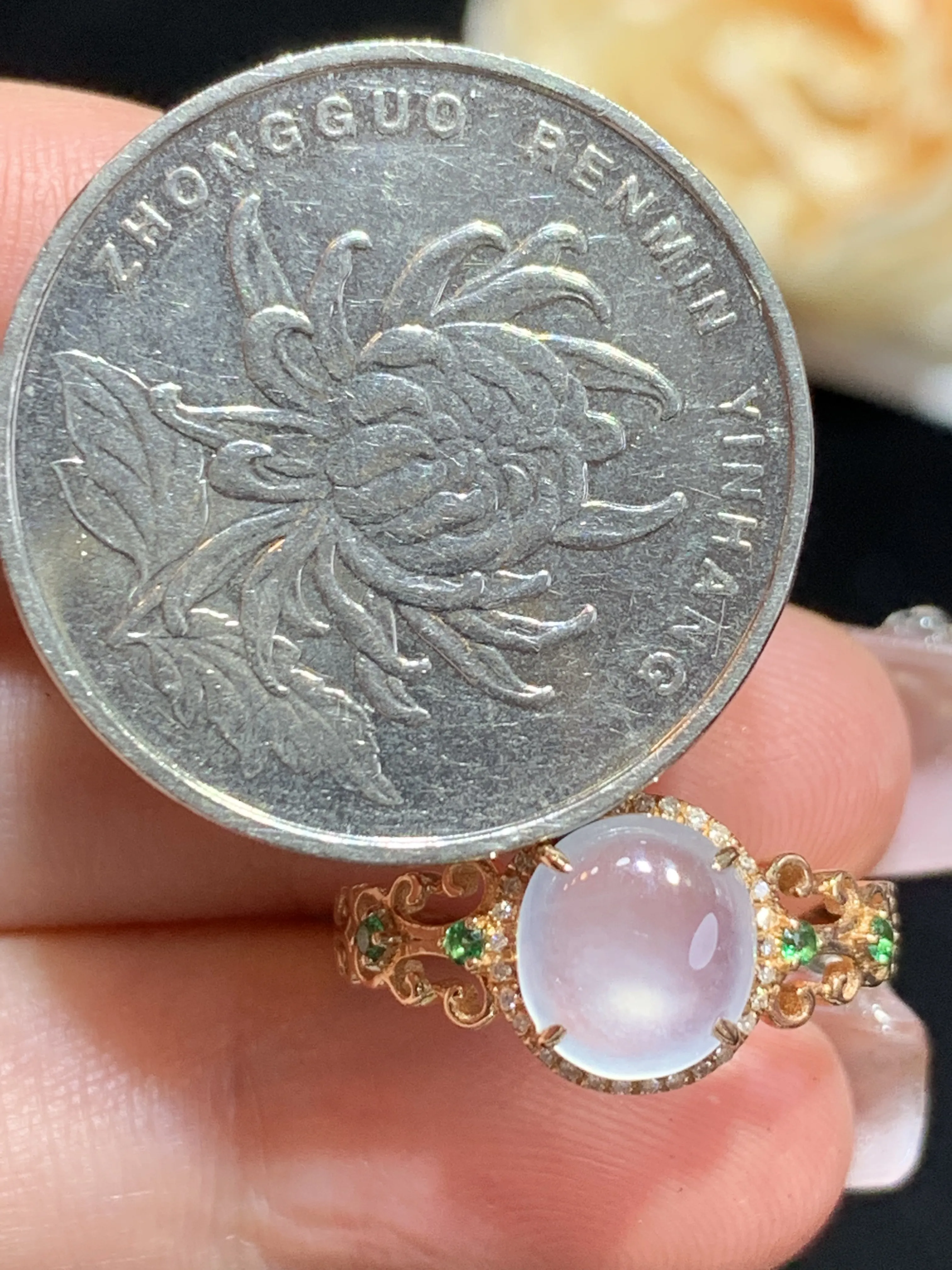 冰种蛋面戒指，18k金伴钻镶嵌彩色宝石，冰透水润，整体规格：9.1-8.9-4.9
