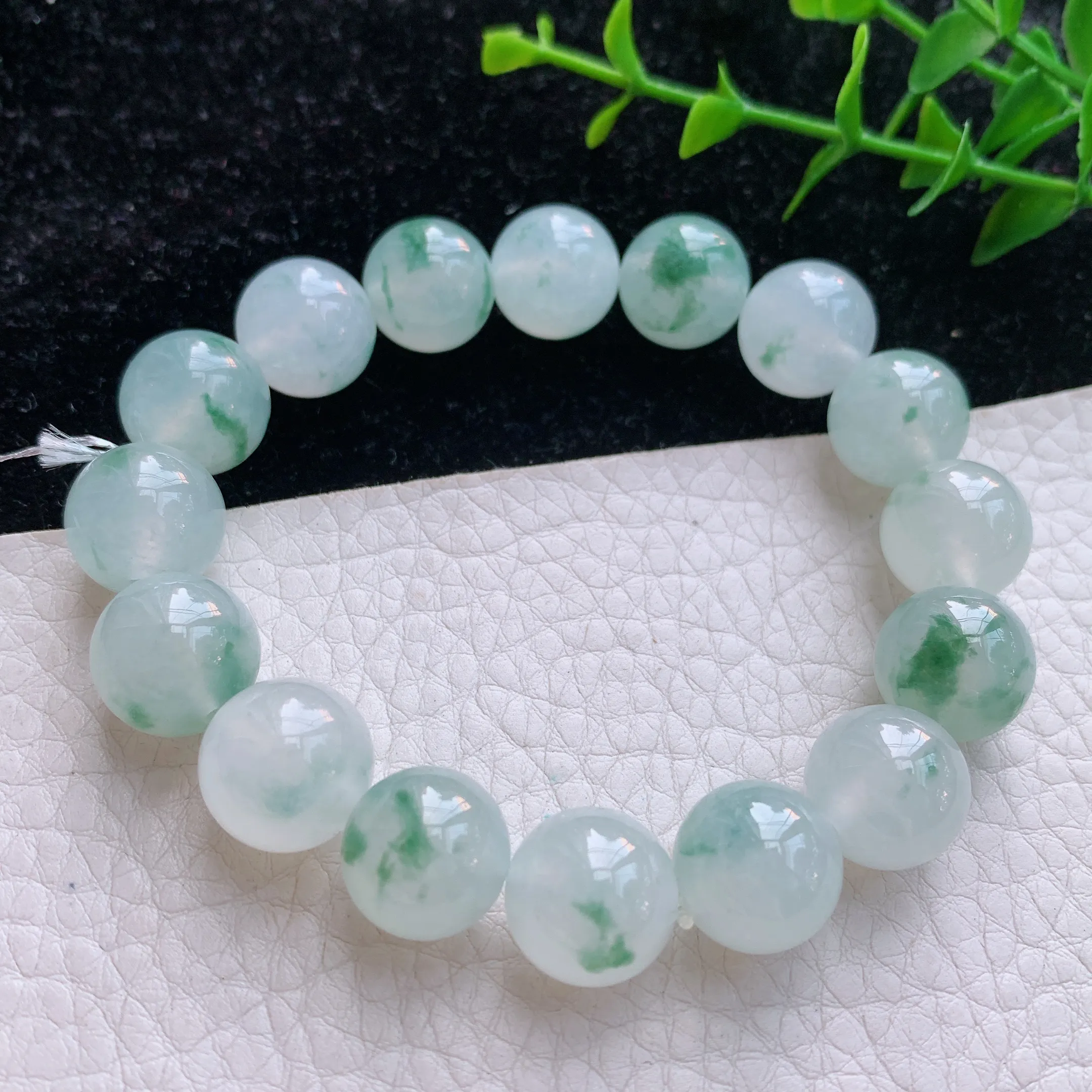 自然光实拍！老坑冰飘花圆珠12.3mm玉手链 手串 种老水足 冰胶感足 底子干净纯美 色泽鲜亮 佩戴优雅大方！qxm 尺寸:12.3mm