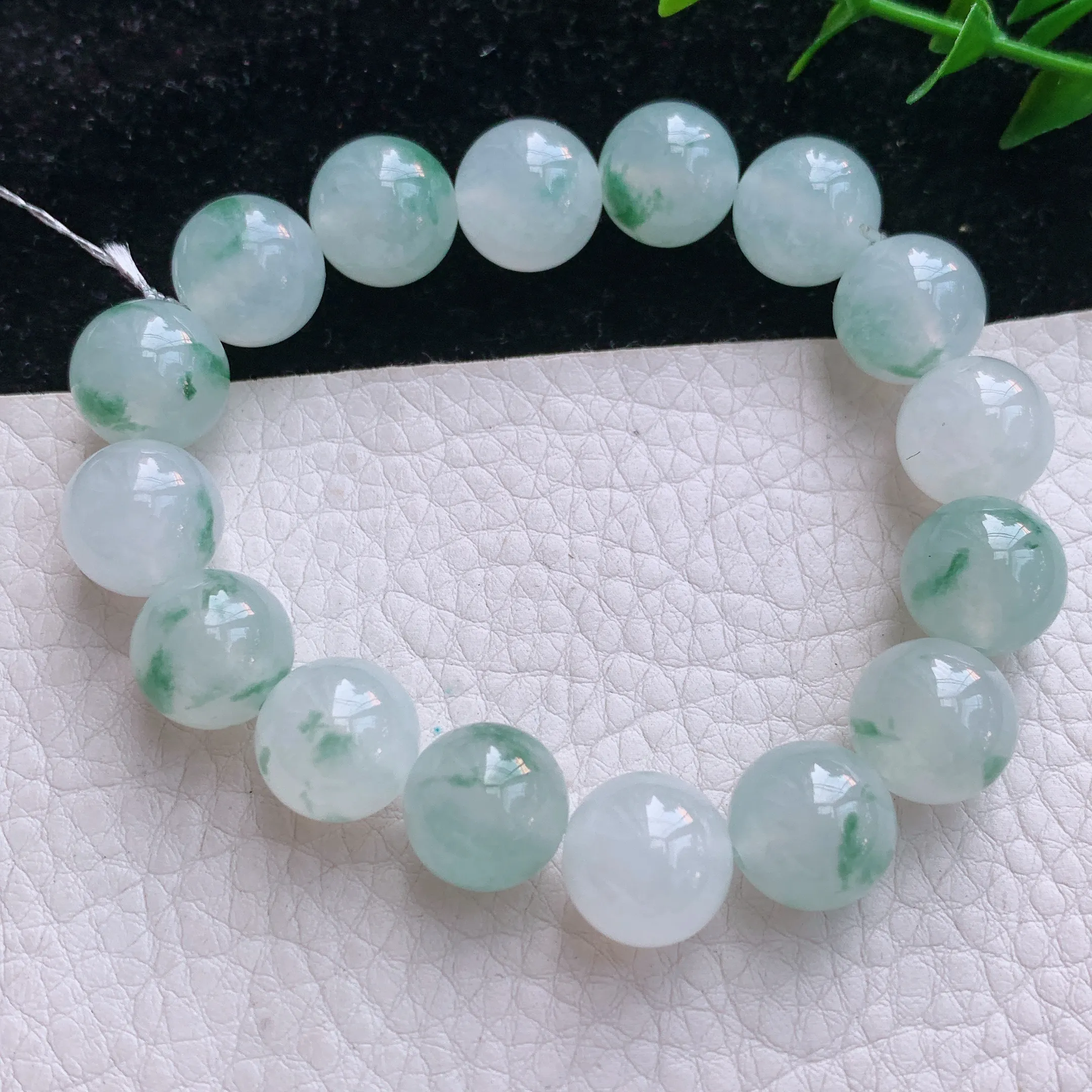 自然光实拍！老坑冰飘花圆珠12.3mm玉手链 手串 种老水足 冰胶感足 底子干净纯美 色泽鲜亮 佩戴优雅大方！qxm 尺寸:12.3mm