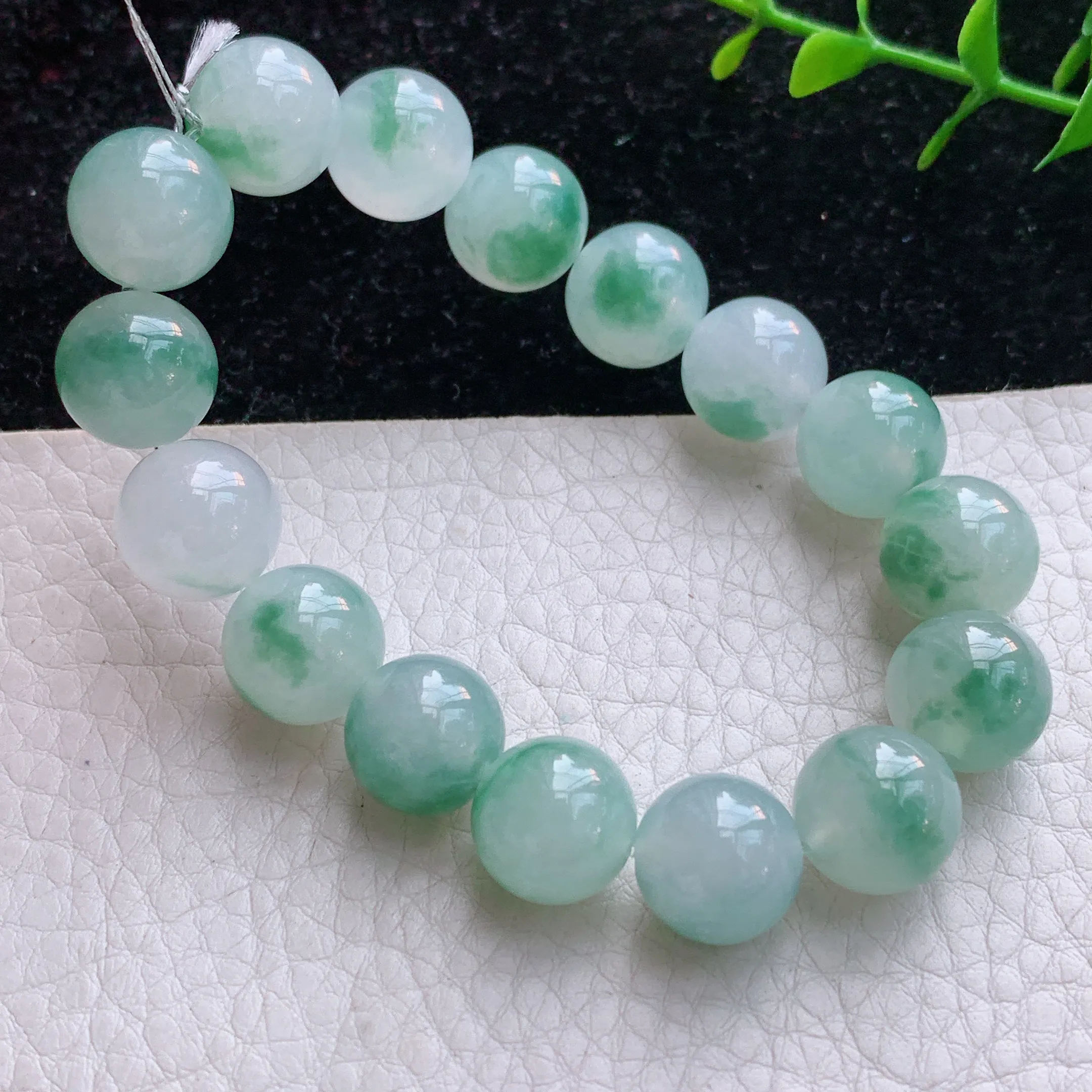 自然光实拍！老坑冰飘蓝绿花圆珠12.3mm玉手链 手串 种老水足 冰胶感足 底子干净纯美 花式飘逸 色泽鲜亮 佩戴优雅大方！qxm 尺寸:12.3mm