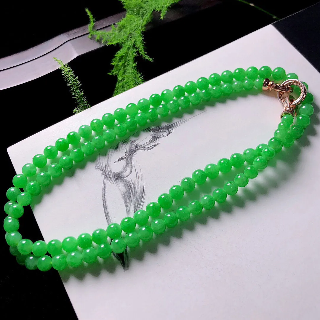 【宝贝】天然翡翠冰润阳绿圆珠项链
【尺寸】裸石4.7-5.7（㎜）
【描述】冰糯种，阳绿，玉质温润，
