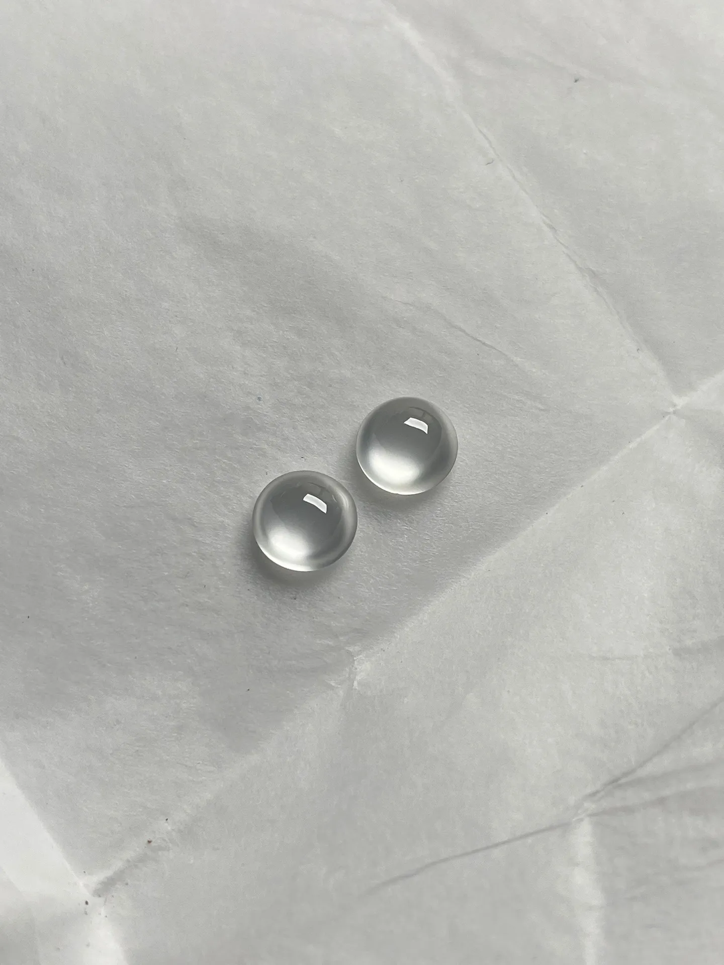 一对∙玻璃种强荧光白钢蛋面
尺寸5.7*3.1mm