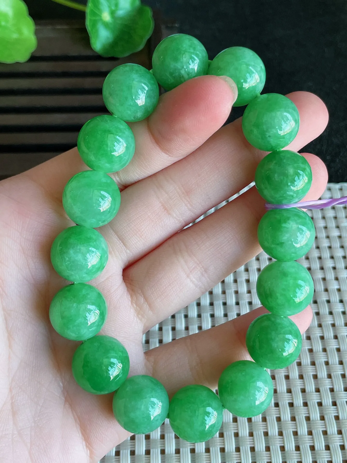 天然翡翠,老坑全胶感满绿圆珠手串16颗，尺寸:13.5mm，7065