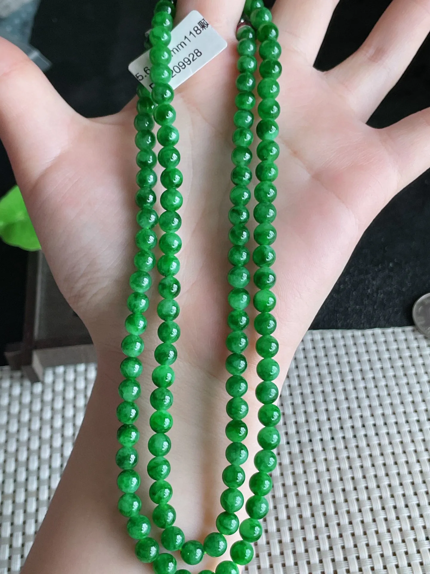 天然翡翠,老坑全胶感满绿圆珠项链  约118颗，尺寸:5.6-6.1mm，4489