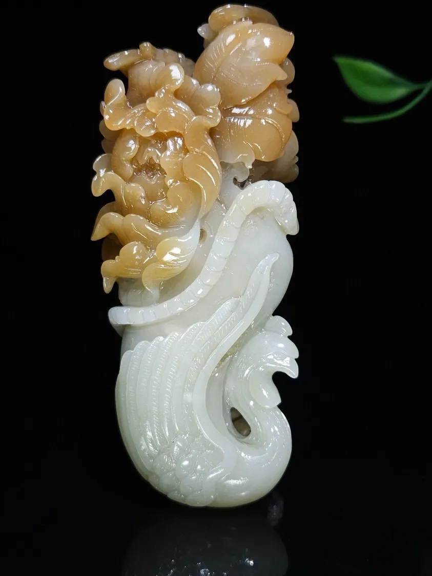 新疆且末糖凤凰牡丹摆件  尺寸115/47/26重178克  糖色红润  手推出油  玉质细腻油润  品相大气