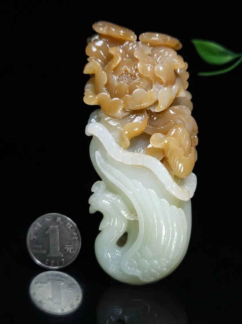 新疆且末糖凤凰牡丹摆件  尺寸115/47/26重178克  糖色红润  手推出油  玉质细腻油润  品相大气