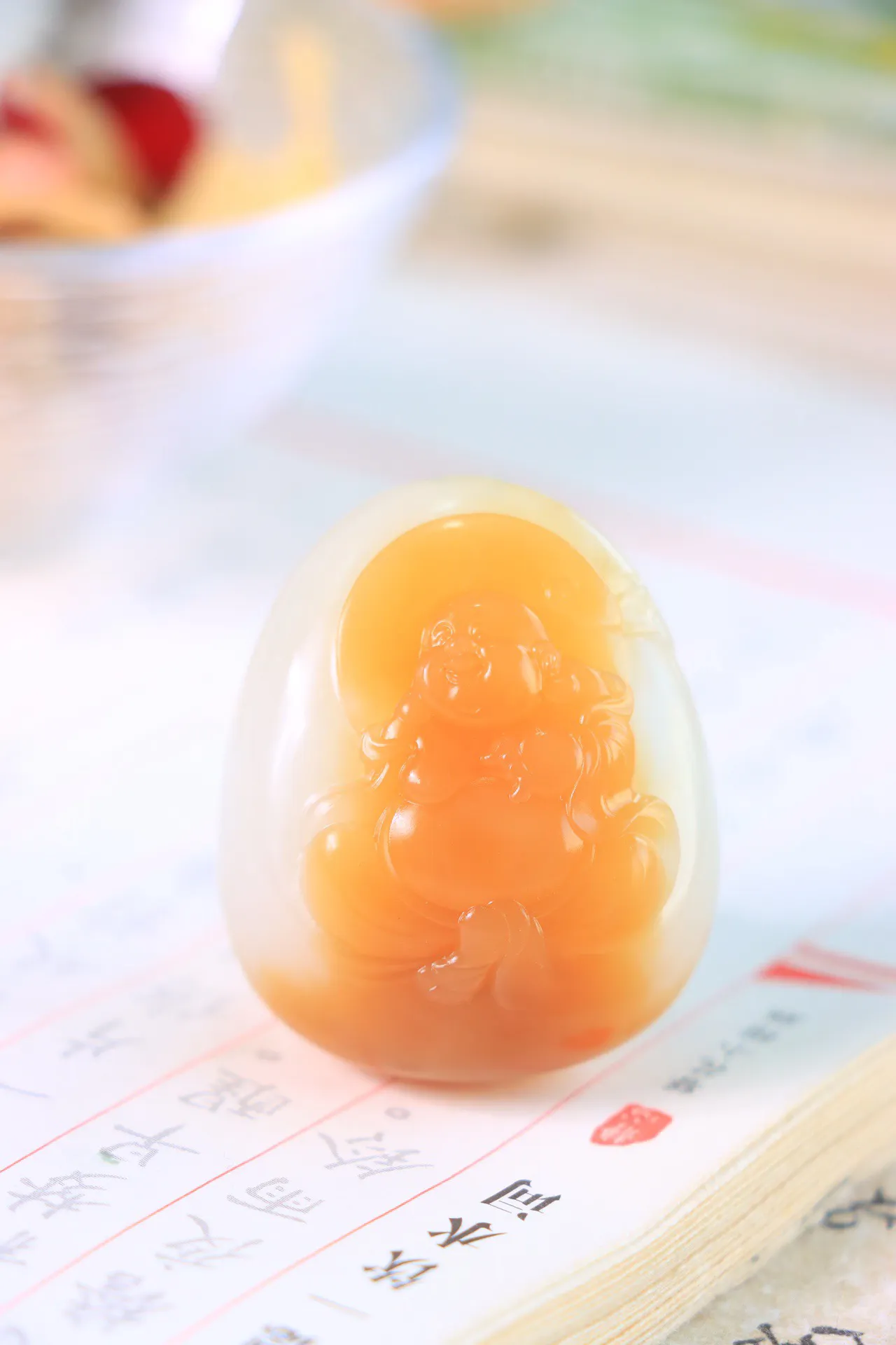 〈糖白·弥勒笑佛〉

小精品～新疆和田且末糖白玉，苏工精雕，肉质油，干净均匀～雕刻弥勒佛，开怀大笑，造型饱满，做工精细传神～佩戴护佑平安，吉祥纳福
规格：39.8/33.5/22重47.6