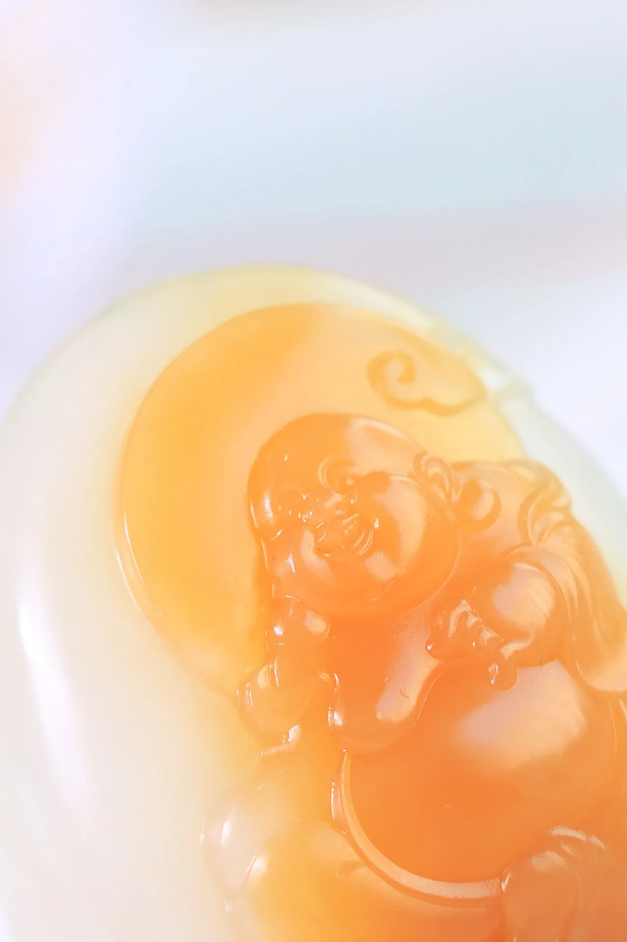 〈糖白·弥勒笑佛〉

小精品～新疆和田且末糖白玉，苏工精雕，肉质油，干净均匀～雕刻弥勒佛，开怀大笑，造型饱满，做工精细传神～佩戴护佑平安，吉祥纳福
规格：39.8/33.5/22重47.6