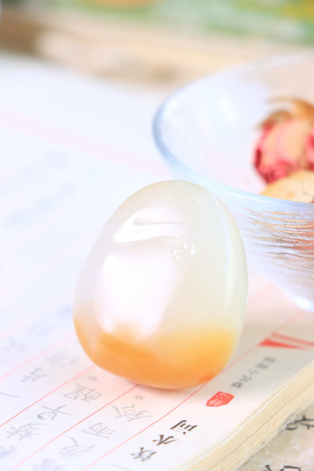 〈糖白·弥勒笑佛〉

小精品～新疆和田且末糖白玉，苏工精雕，肉质油，干净均匀～雕刻弥勒佛，开怀大笑，造型饱满，做工精细传神～佩戴护佑平安，吉祥纳福
规格：39.8/33.5/22重47.6