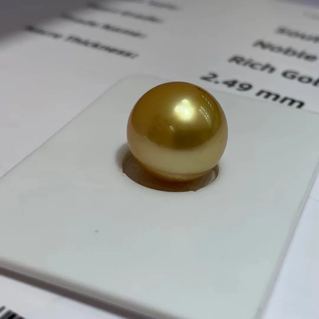 吉尔德认证 Rich Golden南洋裸珠
尺寸12.4mm浓金！正圆无暇强光，一件价，同款随机发