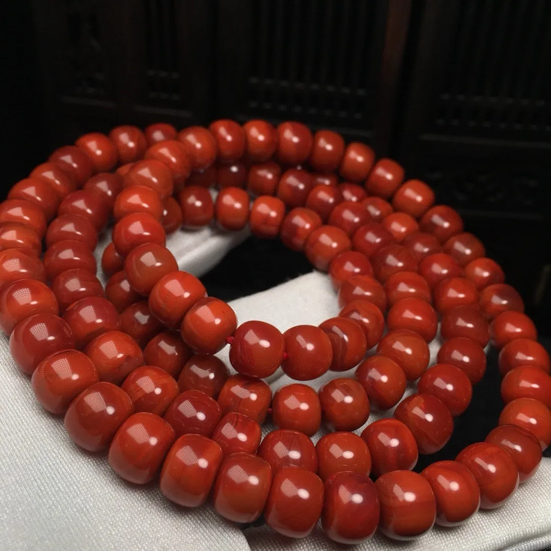 南红瓦西料手工珠老型佛珠、柿子红，细腻油润，尺寸9.3mm、颗粒均匀饱满、颗颗精选品质、质地细腻、润度好、同款随机发
