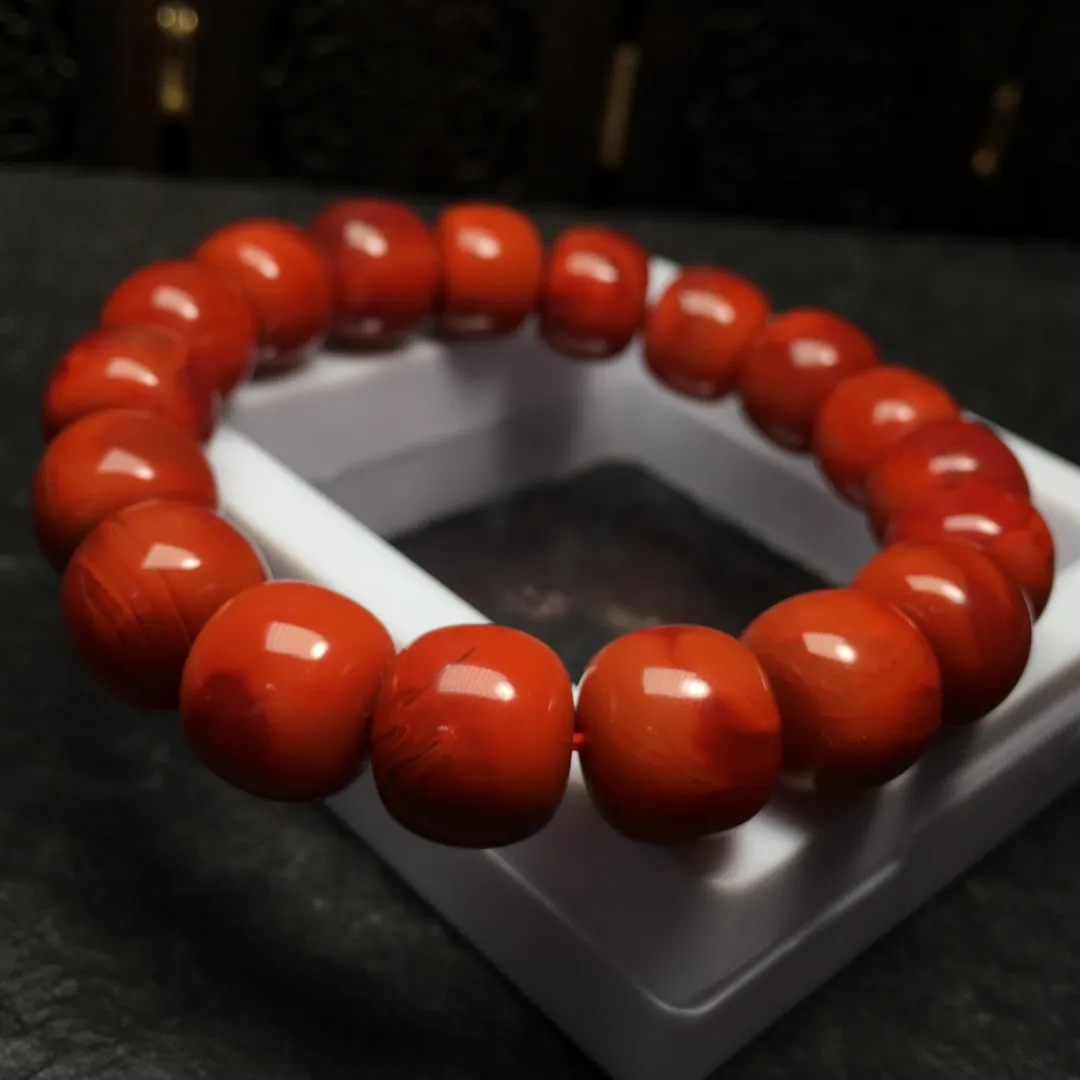 南红瓦西料老型珠手链，细腻油润，尺寸12.7mm、质地细腻、同款随机发