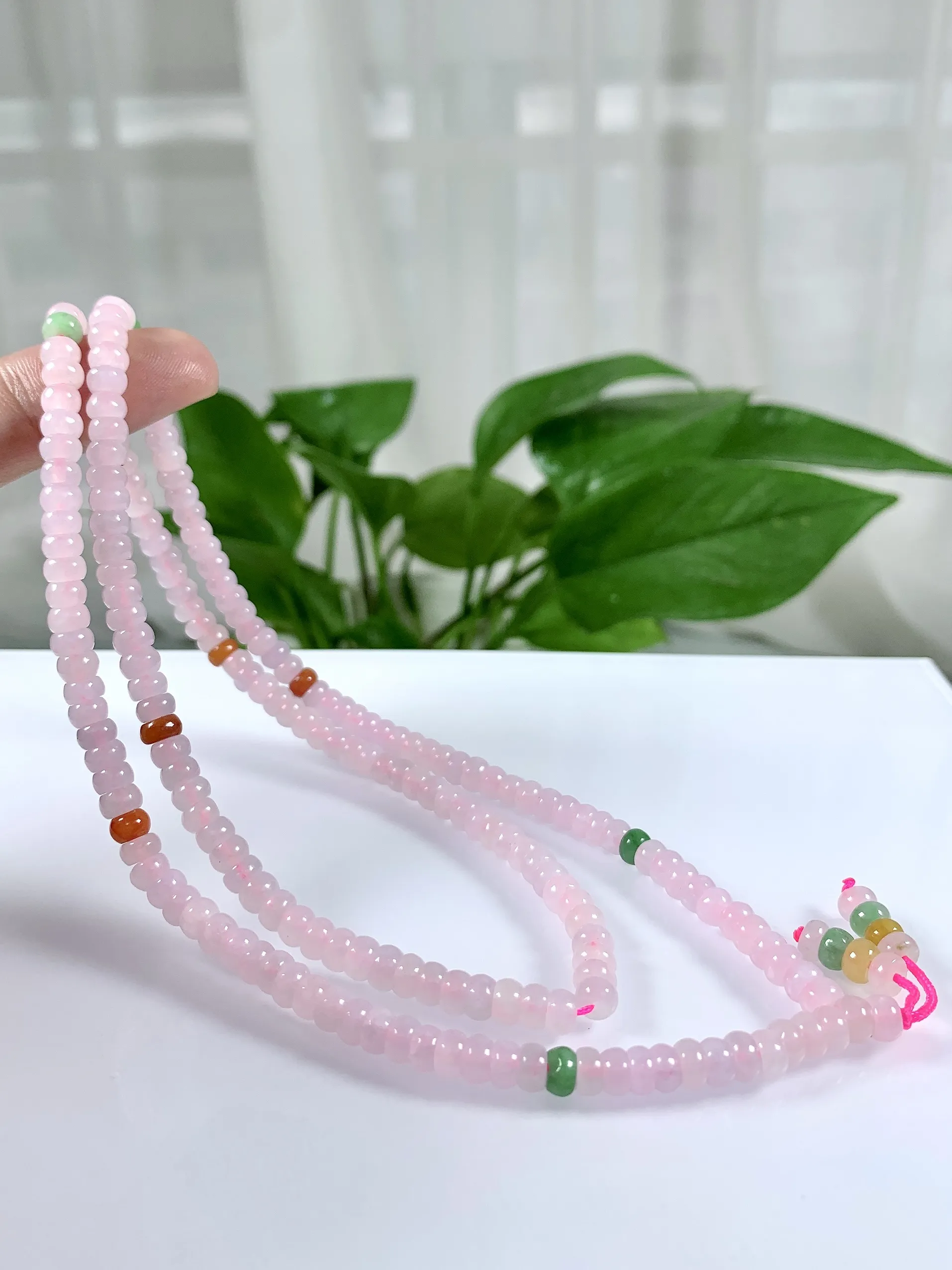 (发2条)缅甸天然翡翠A货，冰种粉色三彩算盘珠项链手链，尺寸：5.5/3mm，长度约700mm，重量