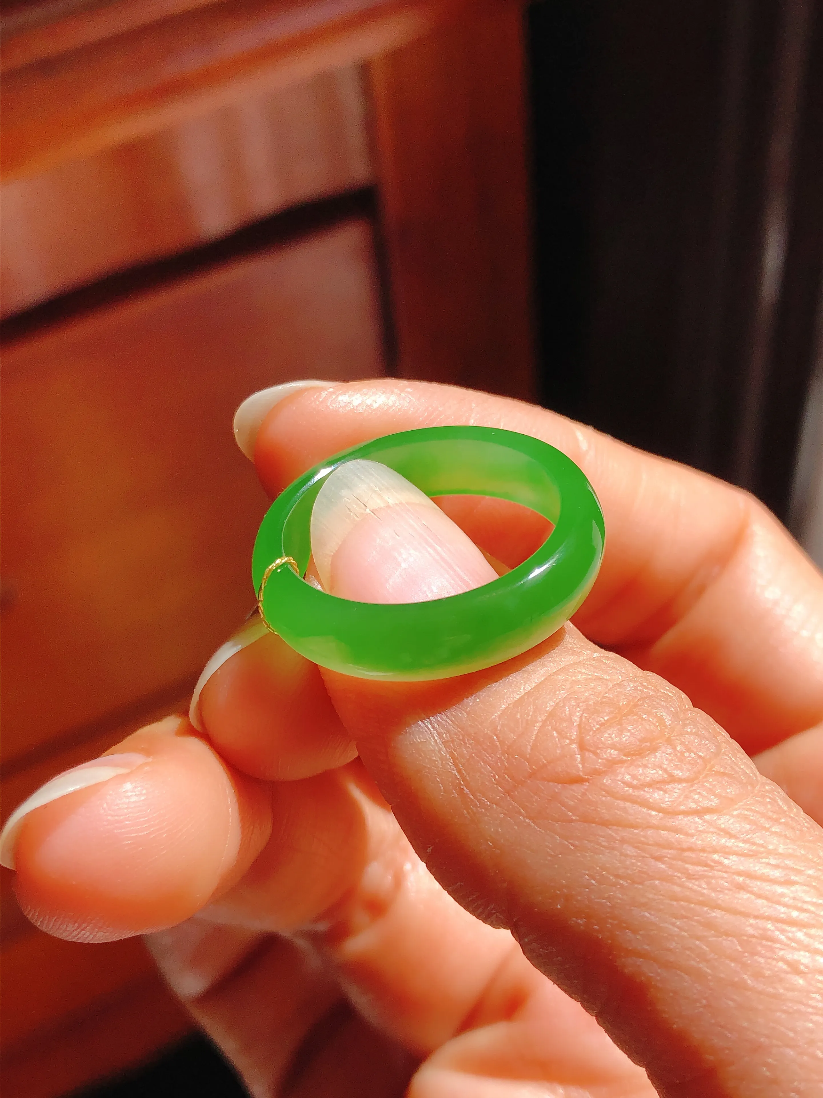 秒老坑和田玉碧玉苹果绿色指环19.1内径 宽6重2.8克 特细腻无裂无杂：