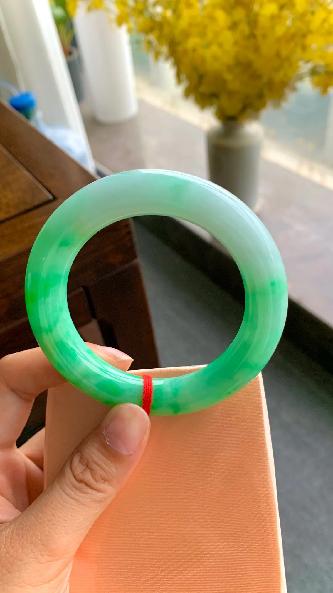 冰阳绿圆条手镯，圈口:  54-12-12，正圈53，54，55可戴