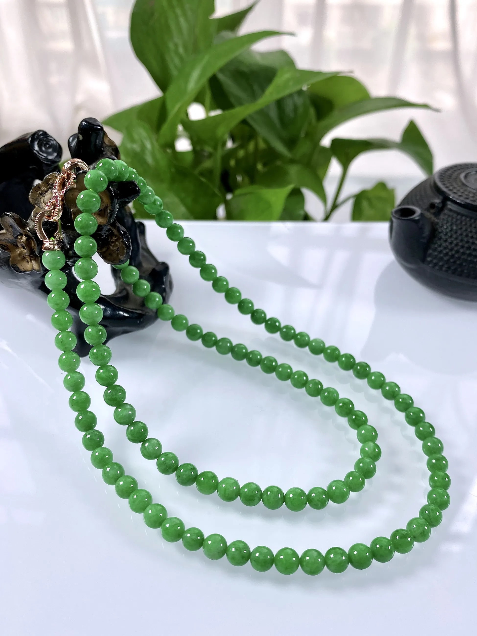 缅甸天然翡翠A货，卡5.5冰润满绿阳绿圆珠项链手链，尺寸：5.5mm/108颗，长度580mm，重量：31.16g