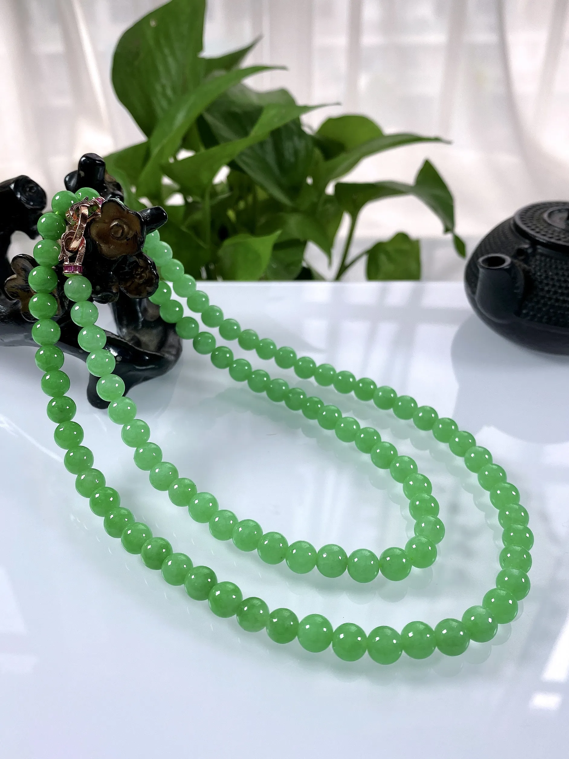收藏级别，缅甸天然翡翠A货，卡6.8冰种起胶满绿阳绿圆珠项链手链，尺寸：6.8mm/98颗，长度640mm，重量：52.19g