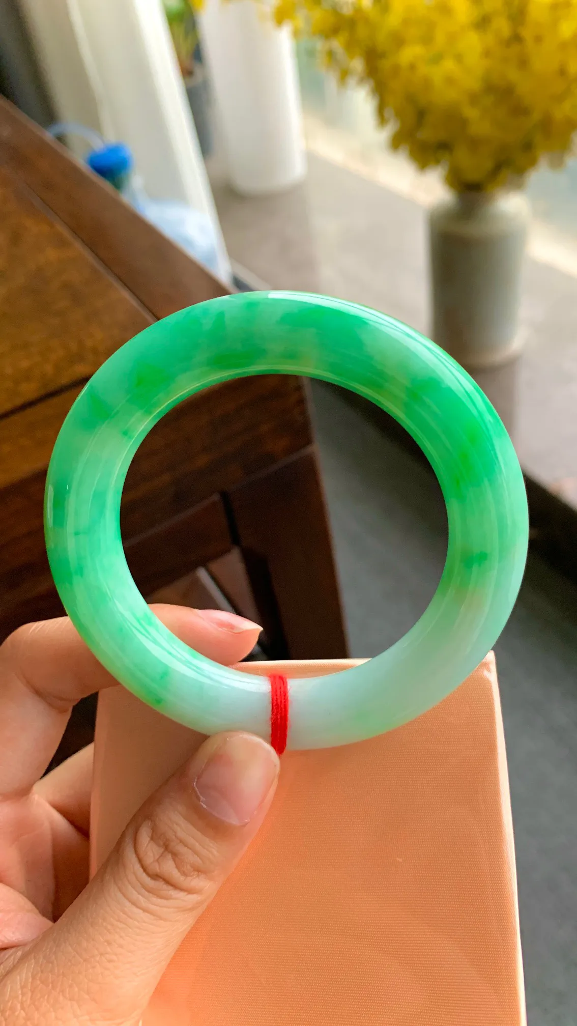 冰阳绿圆条手镯，圈口:  54-12-12，正圈53，54，55可戴