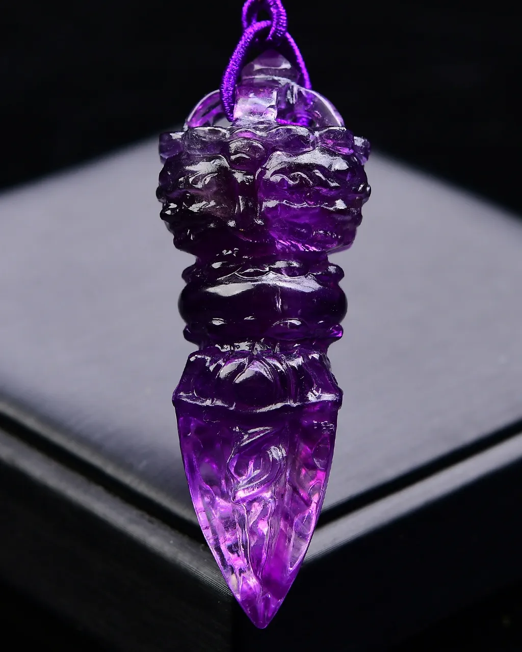天然紫水晶金刚橛•金刚杵吊坠转运，佩戴者顺顺利利保平安，大师雕刻，，实物非常漂亮，珠链5.5mm天然紫水晶 规格:67*25*25mm，重61.2g