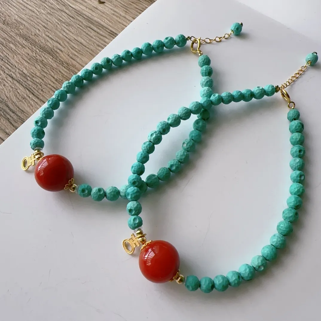天然原矿绿松石手链 绿松石星球手链，搭配南红，18k金配饰，规格4.3mm，一件价，同款随机发