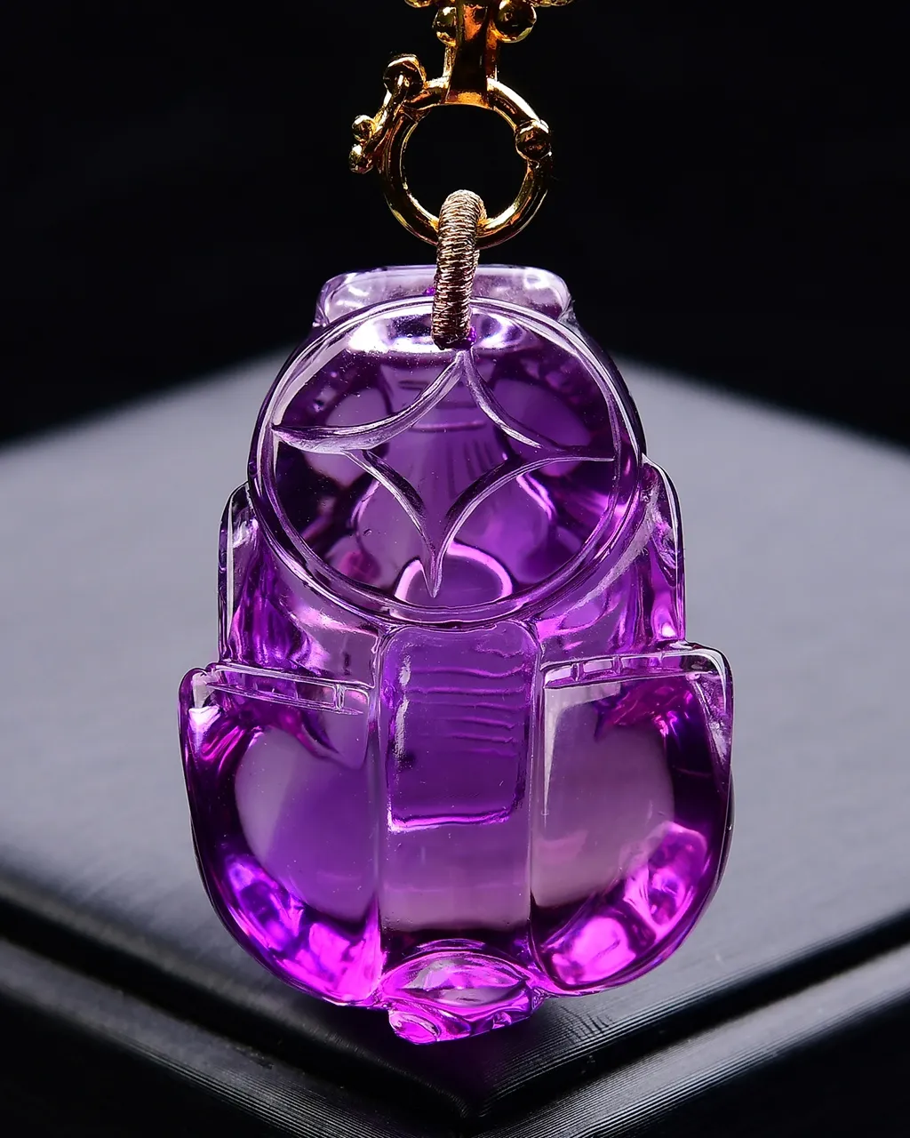 天然紫水晶貔貅吊坠 貔貅招财进财，紫水晶，紫东气来，佩带者顺利顺利保平安，实物常非漂亮，懂的货速度 42*29*19mm，重62.2g