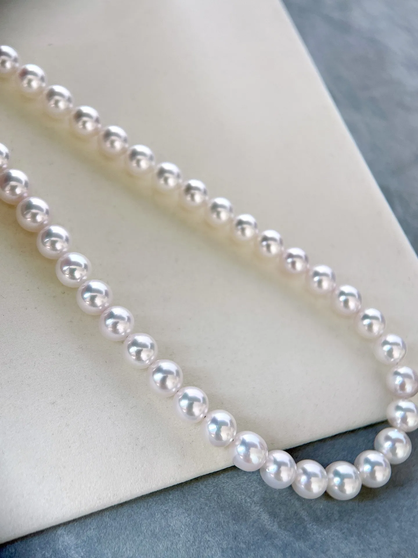 akoya海水珍珠项链，规格：6.5-7mm，白透粉，颜色漂亮珠光美微瑕，同款随机发