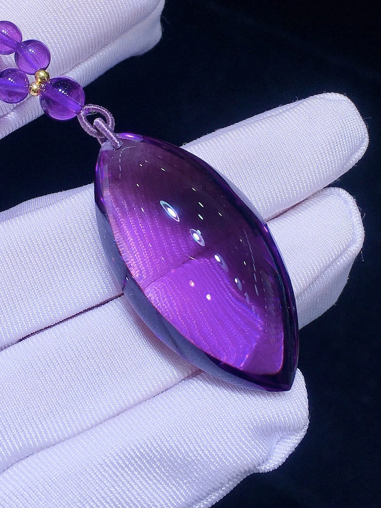 天然乌拉圭紫水晶大吊坠   紫晶色彩梦幻 能量强大 定气凝神 促进家庭和谐 招贵人 旺生意缘 紫