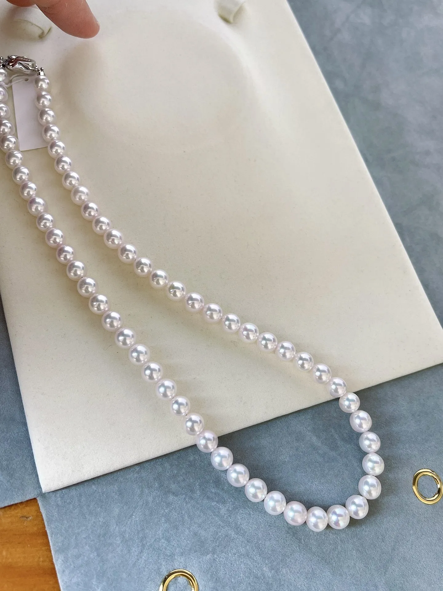 akoya海水珍珠项链，规格：6.5-7mm，白透粉，颜色漂亮珠光美微瑕，同款随机发