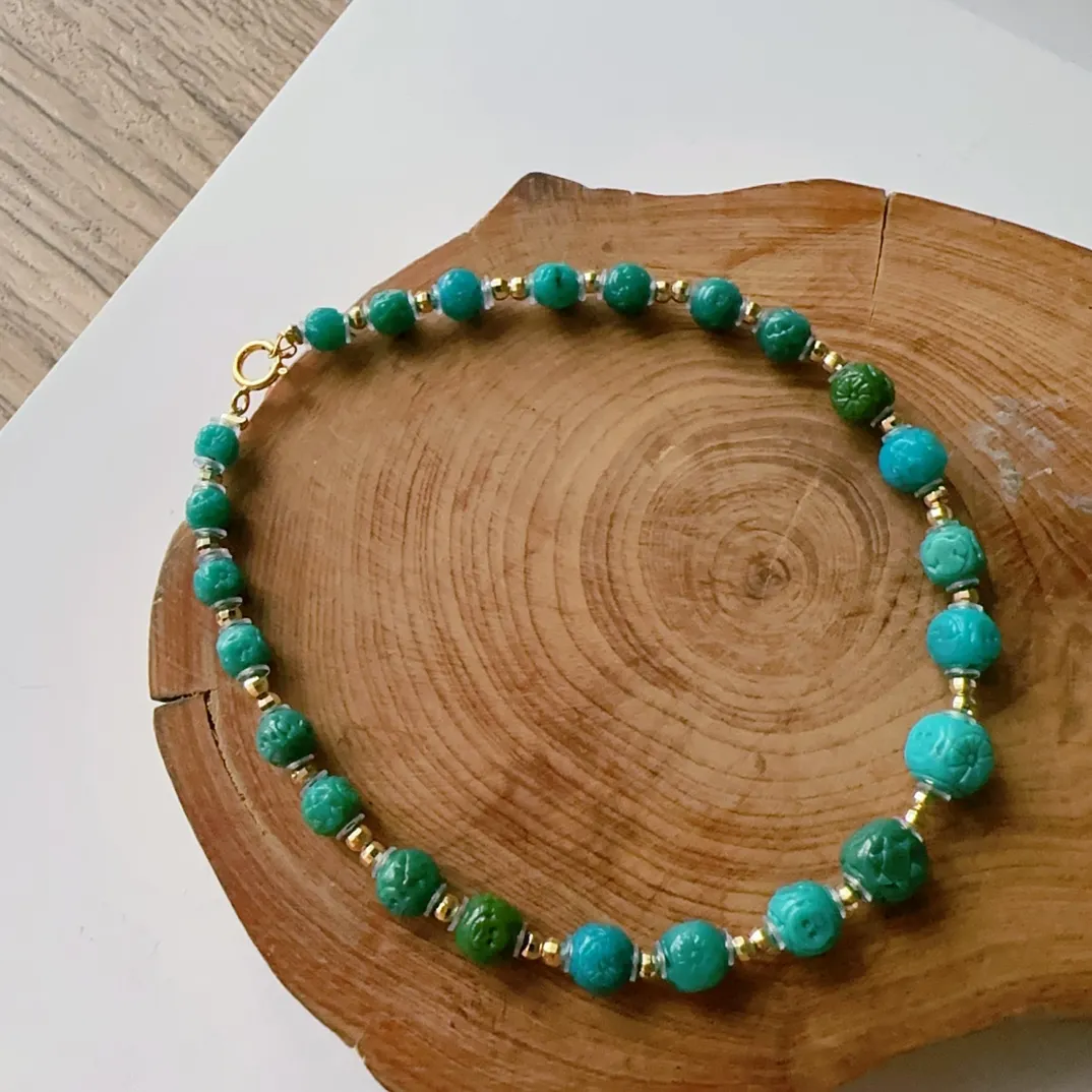 天然绿松石手链绿松石六方手链，高瓷玉化料，18k金配饰，规格3.5-5.5mm，同款随机发。