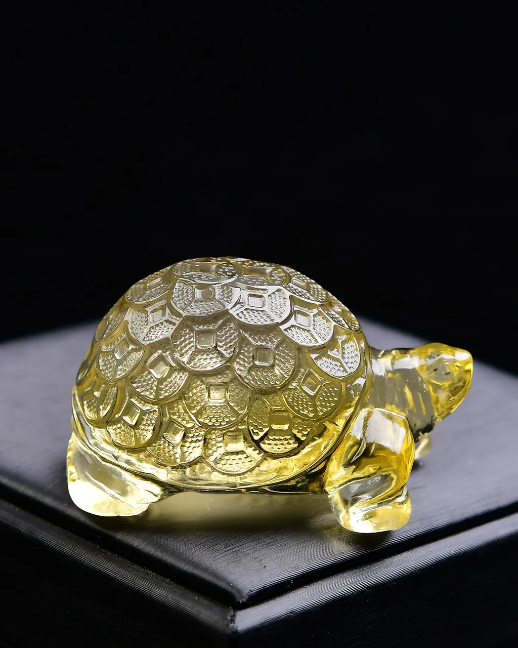 天然黄水晶金钱龟•长寿龟摆件，招财进财•，乌龟是吉祥的，又是长寿的象征，雕工栩栩如生，实物非常漂