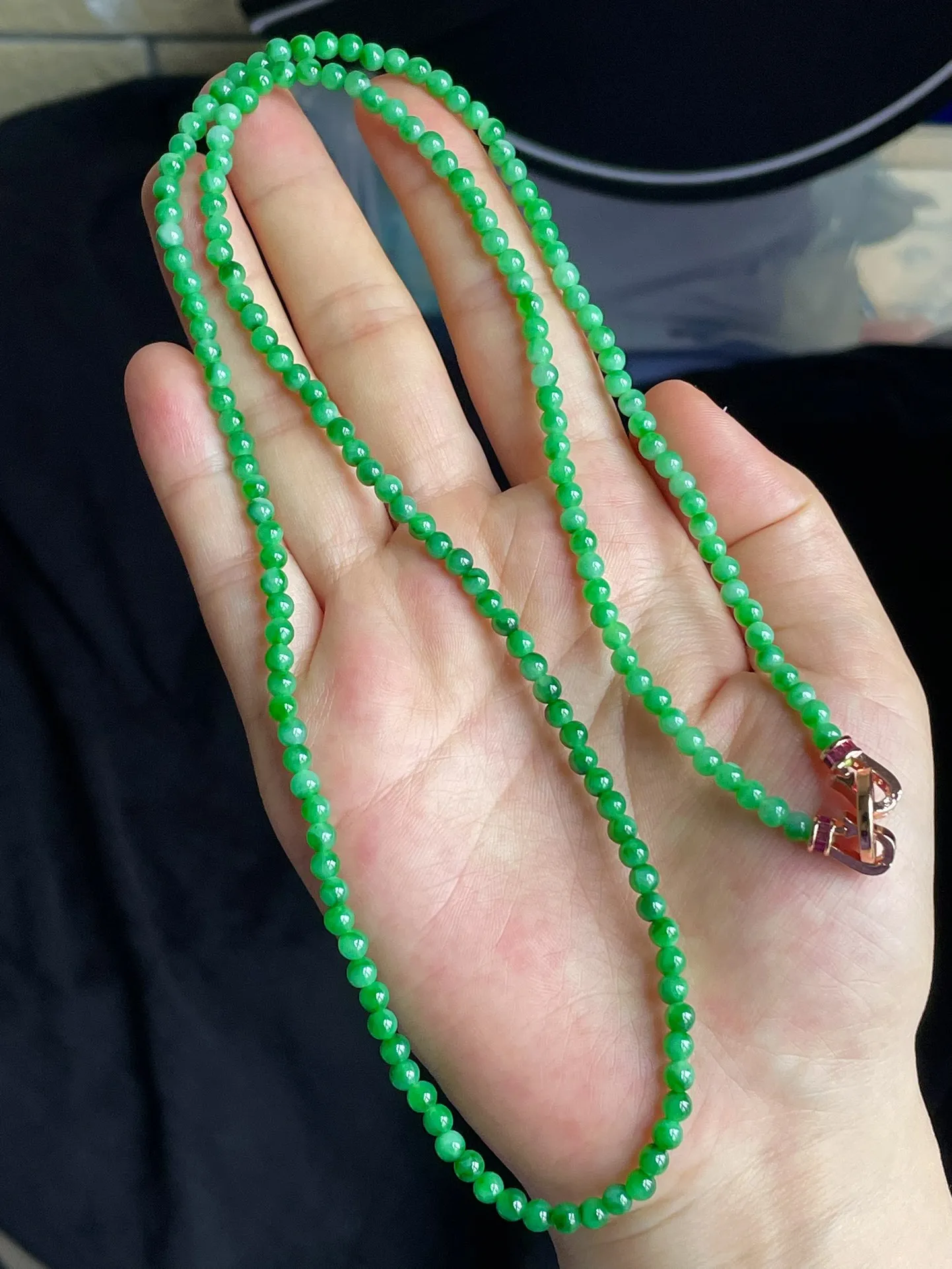 冰阳绿珠链，无纹裂，色辣水润，尺寸3.2-184颗编码427