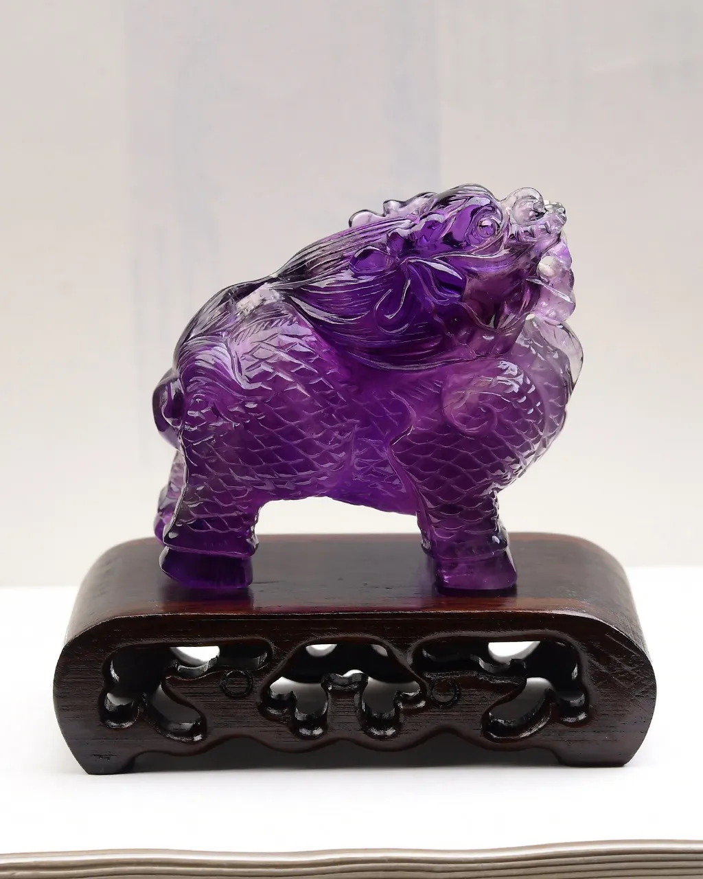 天然紫水晶麒麟摆件，拥有者顺顺利利保平安，大师雕刻，雕工，栩栩如生，实物非常漂亮， 64*60*2