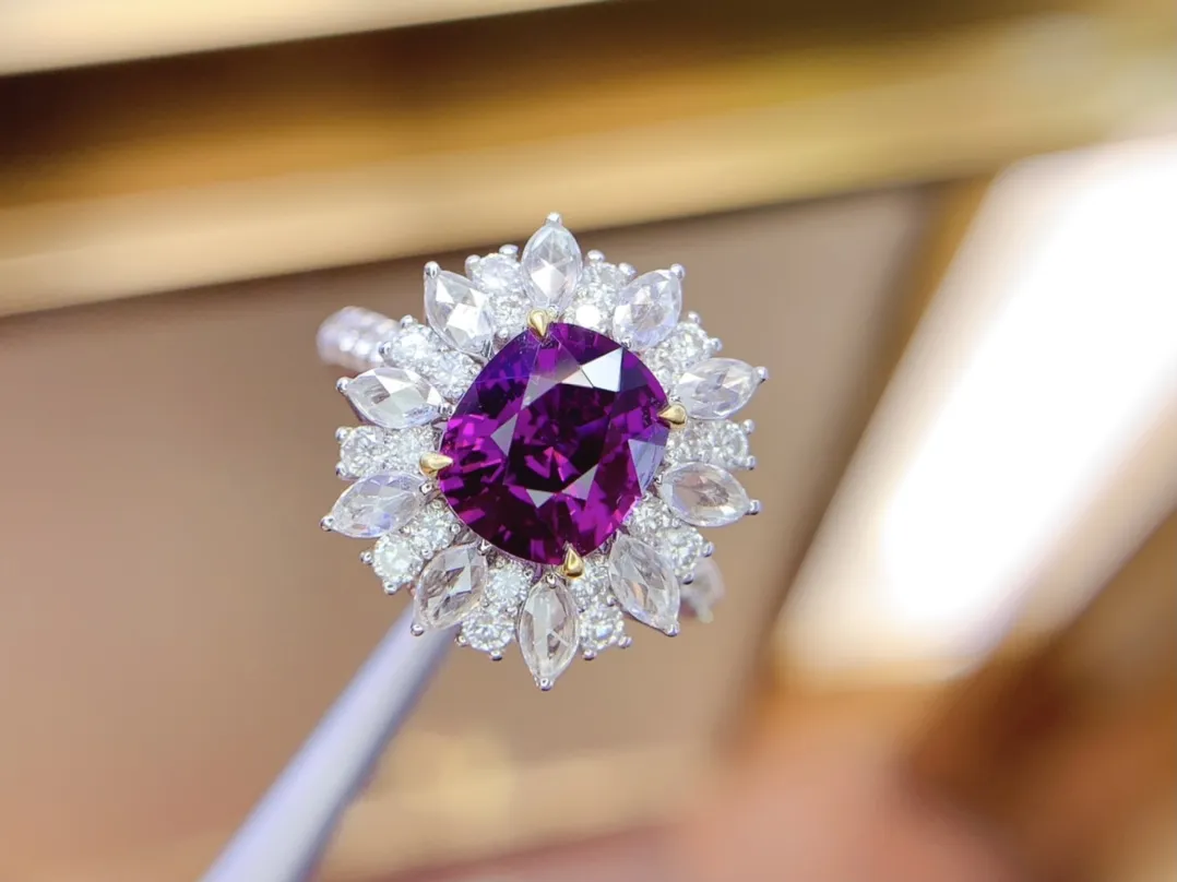 18K重金天然紫蓝宝石戒指吊坠两用款、薰衣草色、晶体通透、南非足反钻石、裸石重2.43克拉、总重7.02克、钻石1.167克拉、14#圈口可改