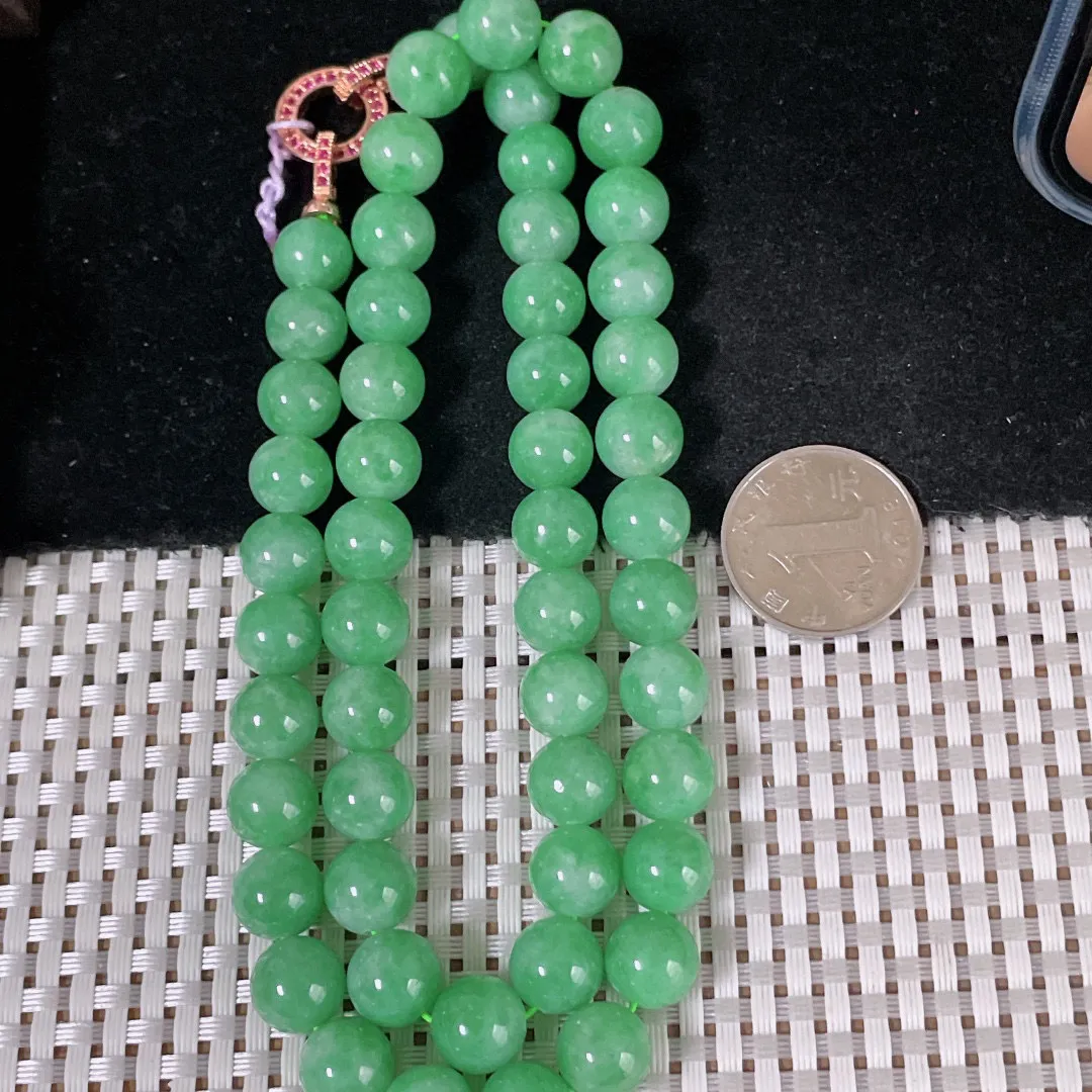 翡翠a货满绿圆珠项链53颗，尺寸 10.5， 116.92