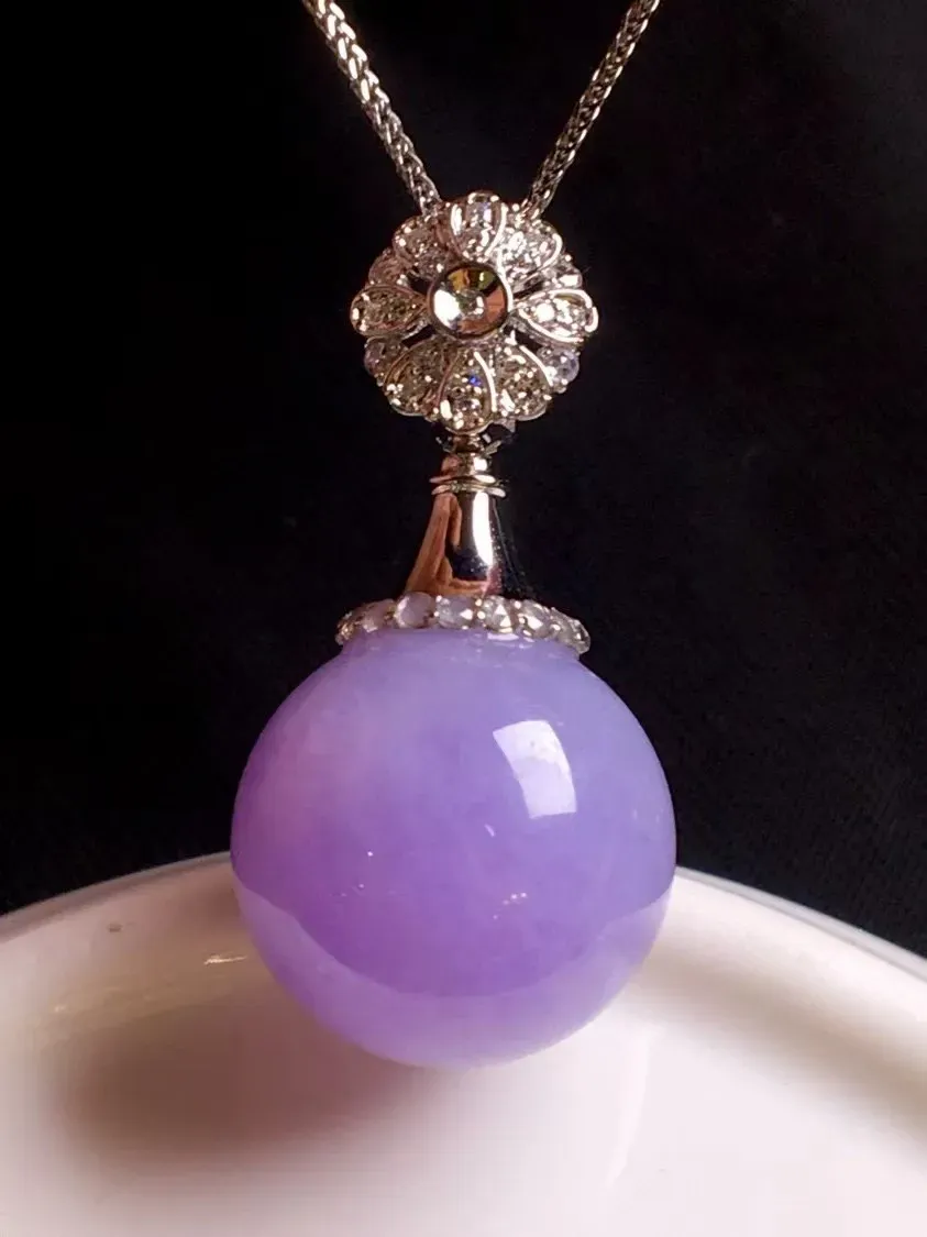紫罗兰冰糯种圆珠吊坠、真金真钻镶嵌，种水好，玉质细腻 .裸石尺寸 31.2*15.7