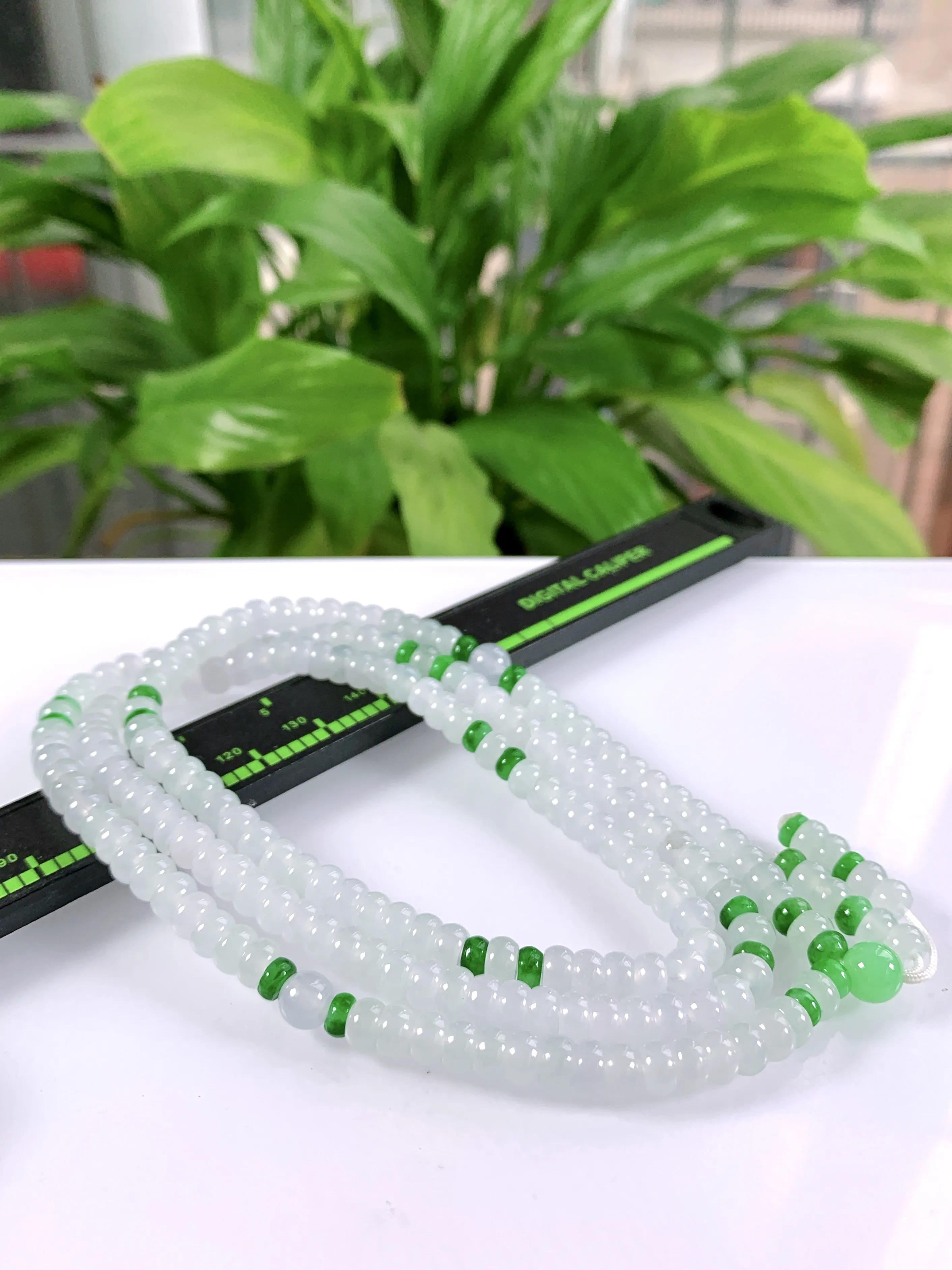 缅甸天然翡翠A货，冰种起光双彩算盘珠项链手链，尺寸：5.5/3mm，长度750mm，重量：42.79