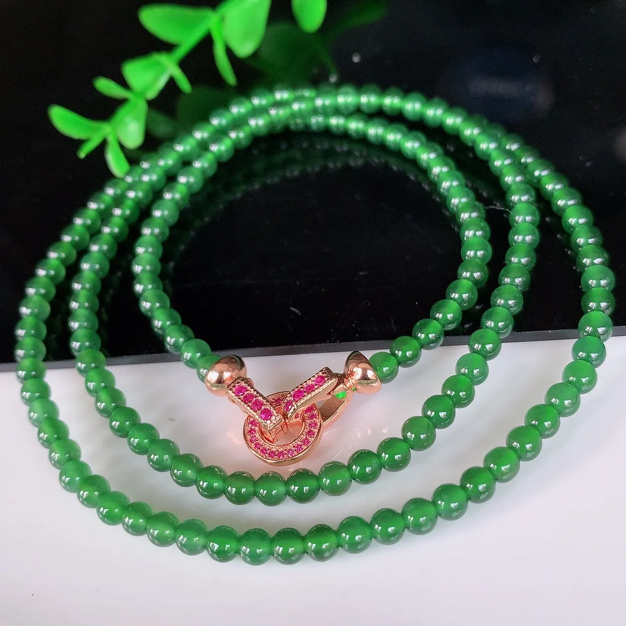 自然光实拍，冰种满绿小米珠圆珠项链  翡翠项链 （装饰扣）玉质细腻  冰清玉润  颜色漂亮  #49.11取一尺寸4mm